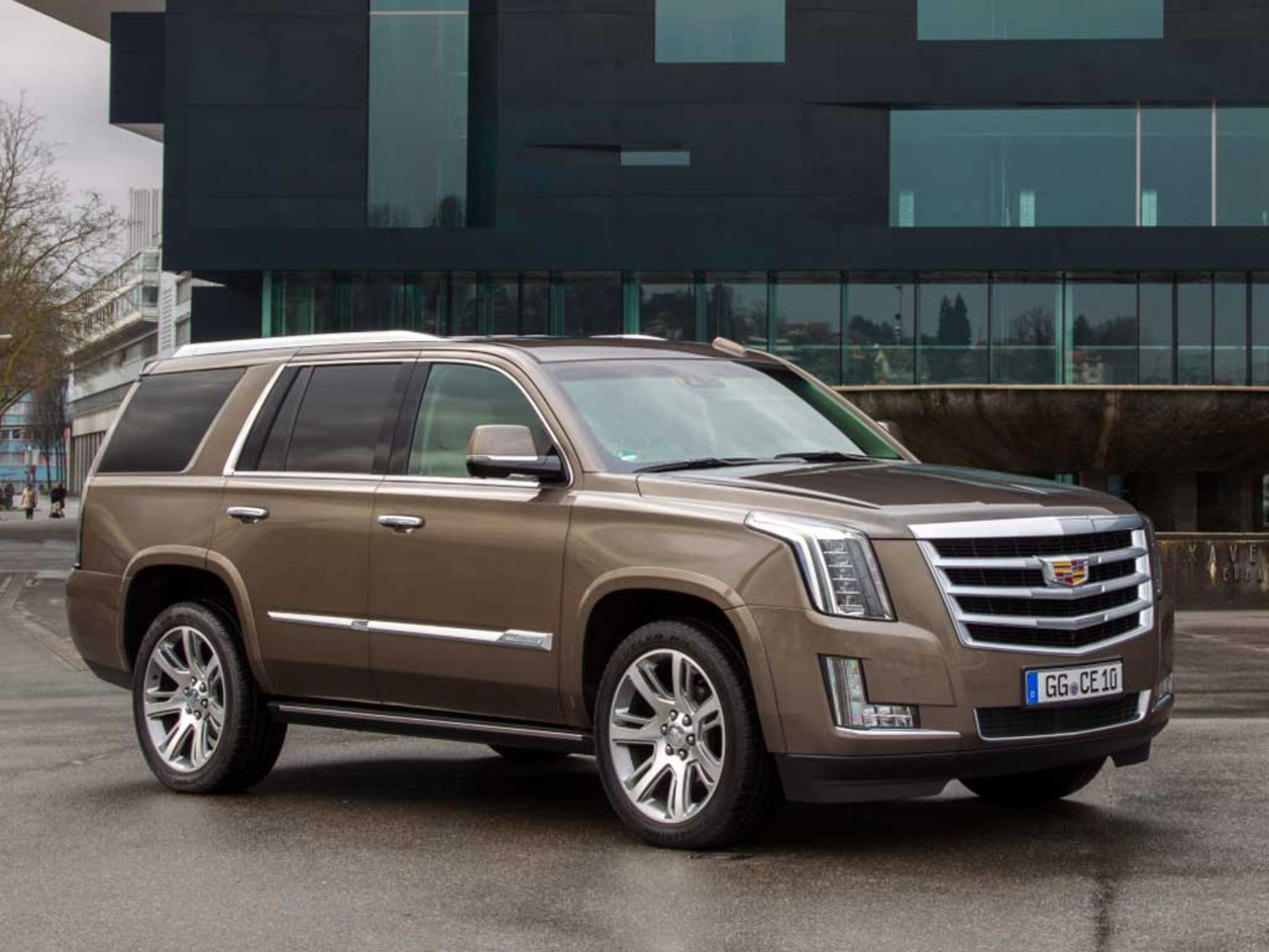 Cadillac-Escalade-1