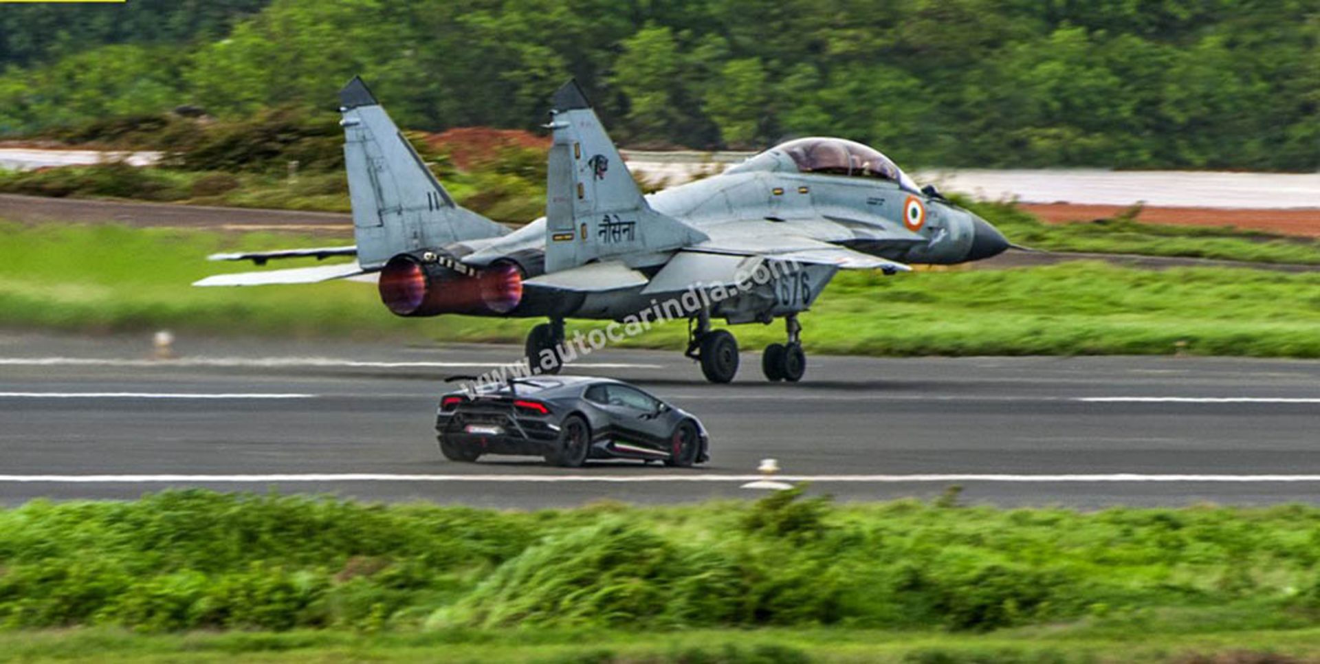 lamborghini-huracan-performante-drag-races-mig-29k 2