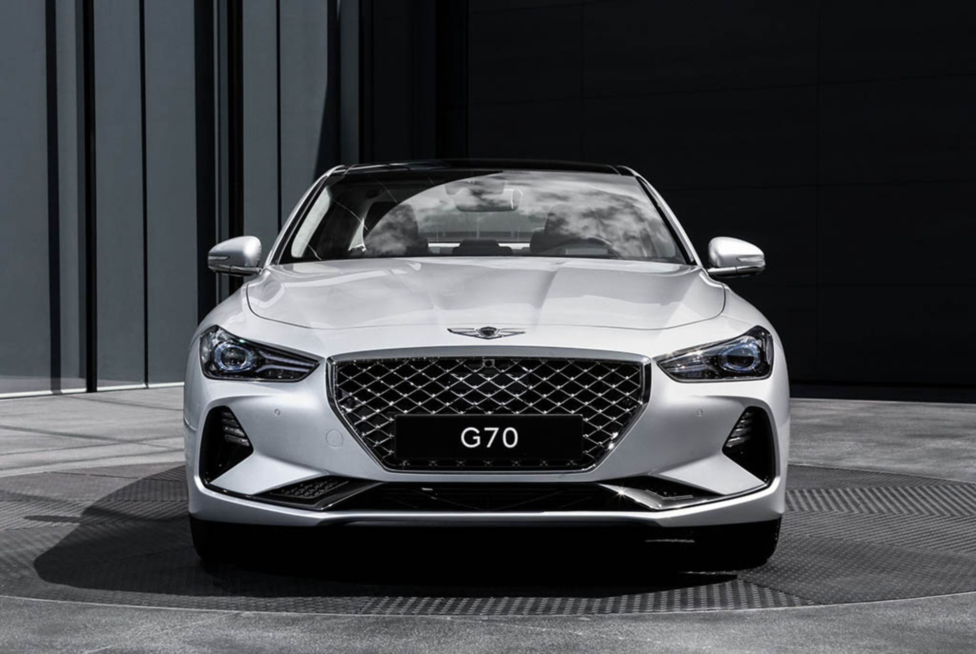 2019-genesis-g70-12