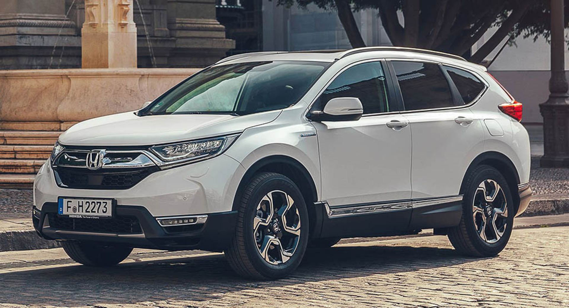2019-honda-cr-v-hybrid-0