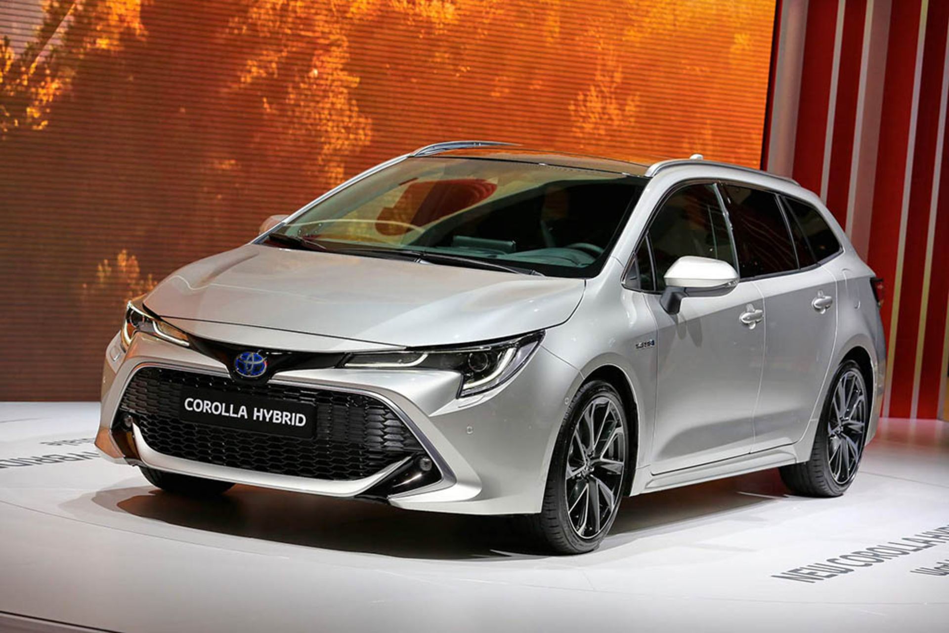 2019-toyota-corolla-at-paris-auto-show-10