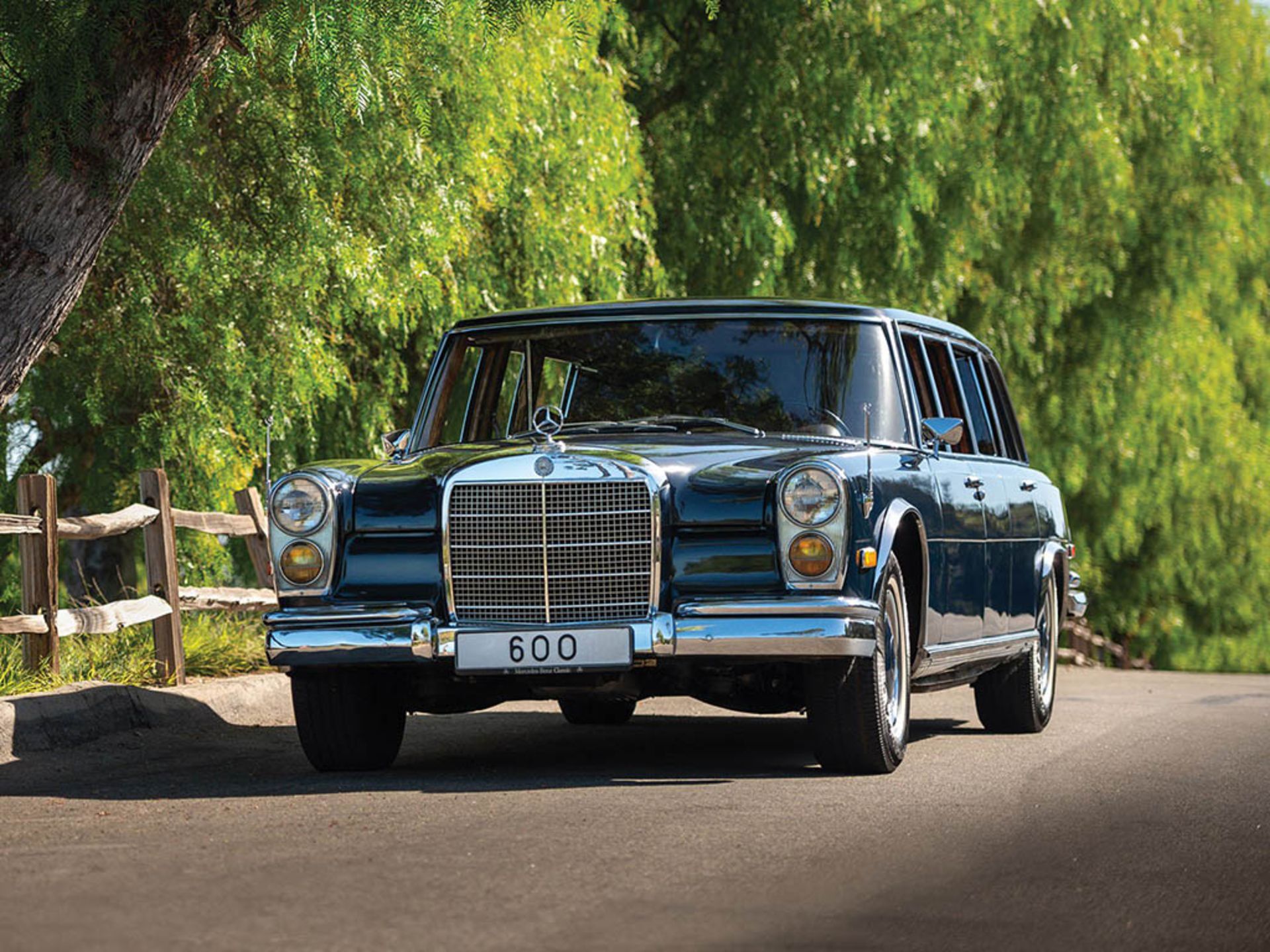 1969-mercedes-benz-600-four-door-pullman-01