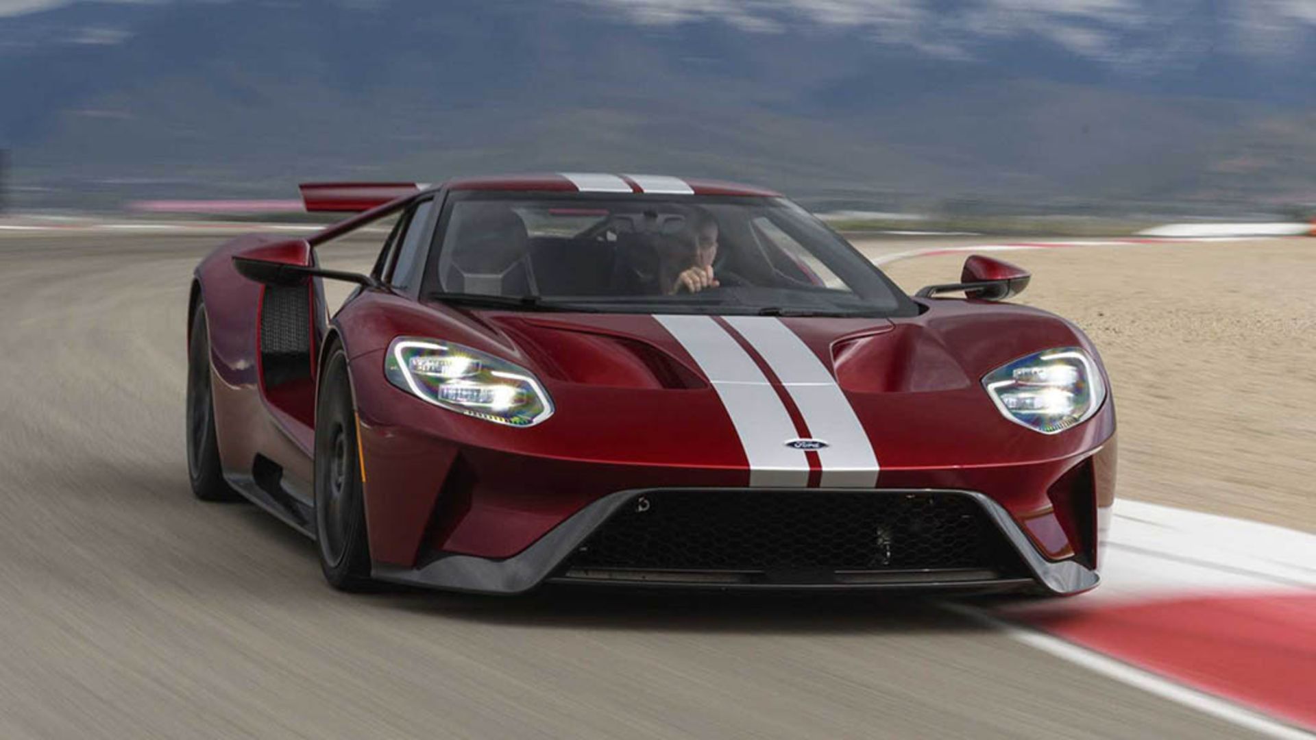 2017-ford-gt-first-drive4