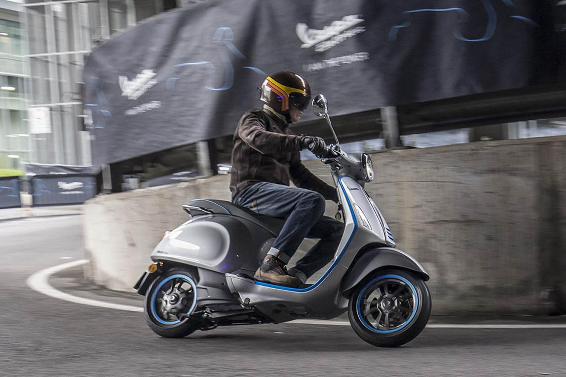 2019 Vespa Elettrica 2