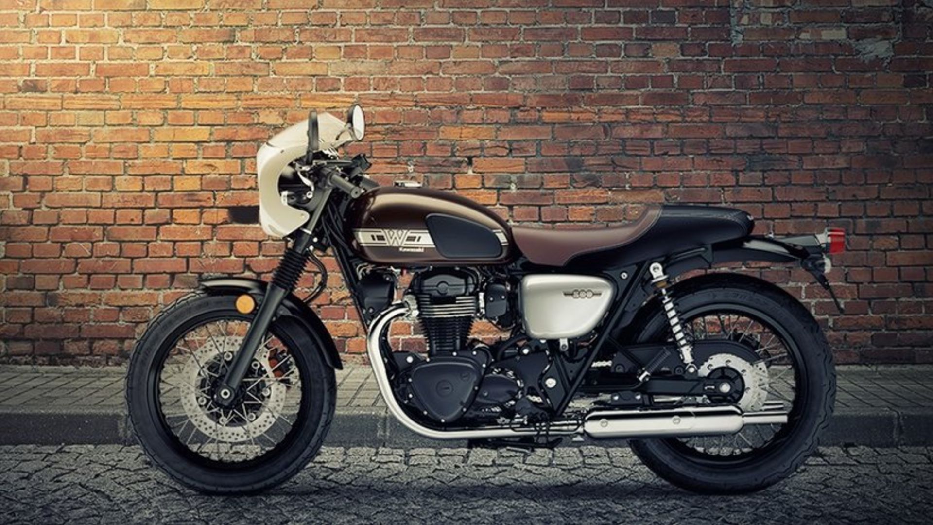 2019-kawasaki-w800-caf