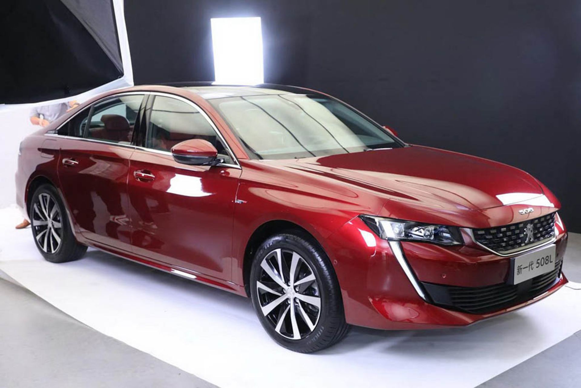 2019-peugeot-508l-4