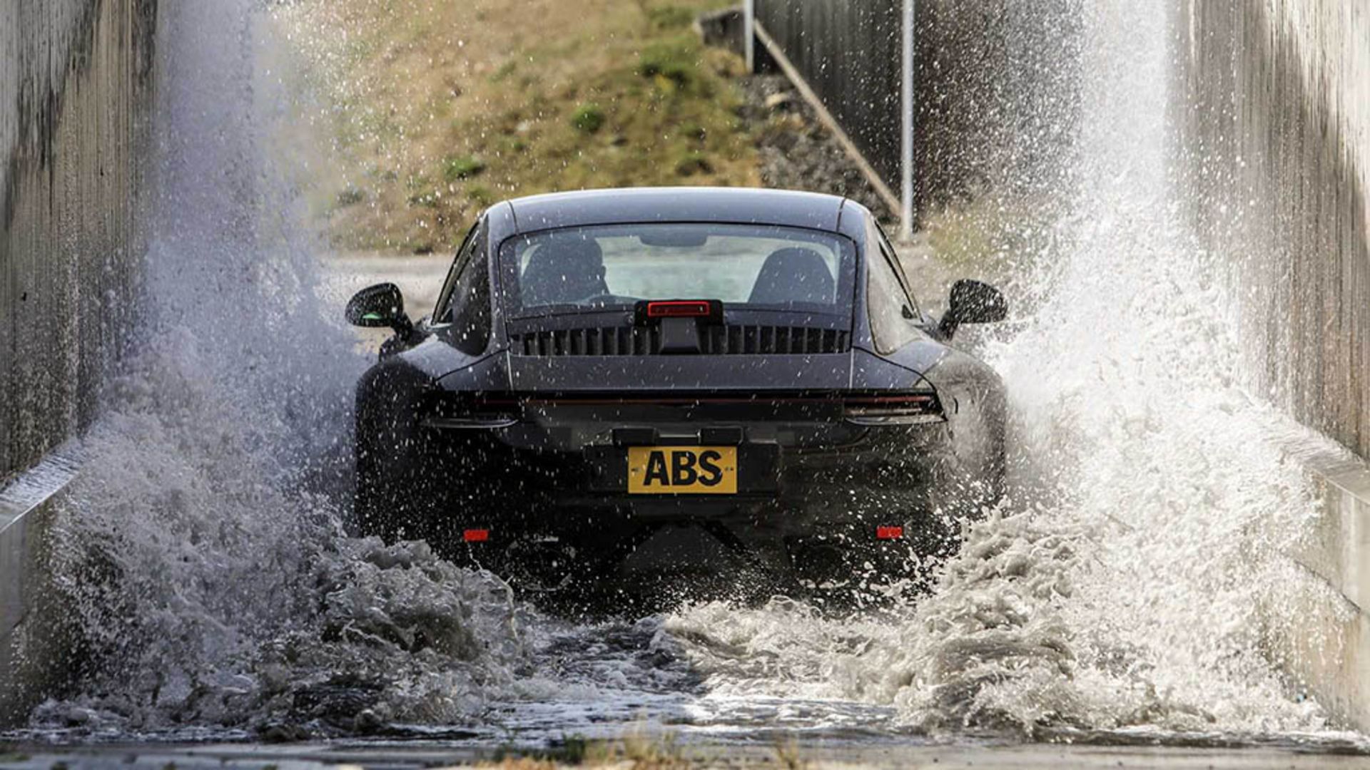 2019-porsche-911-teasers