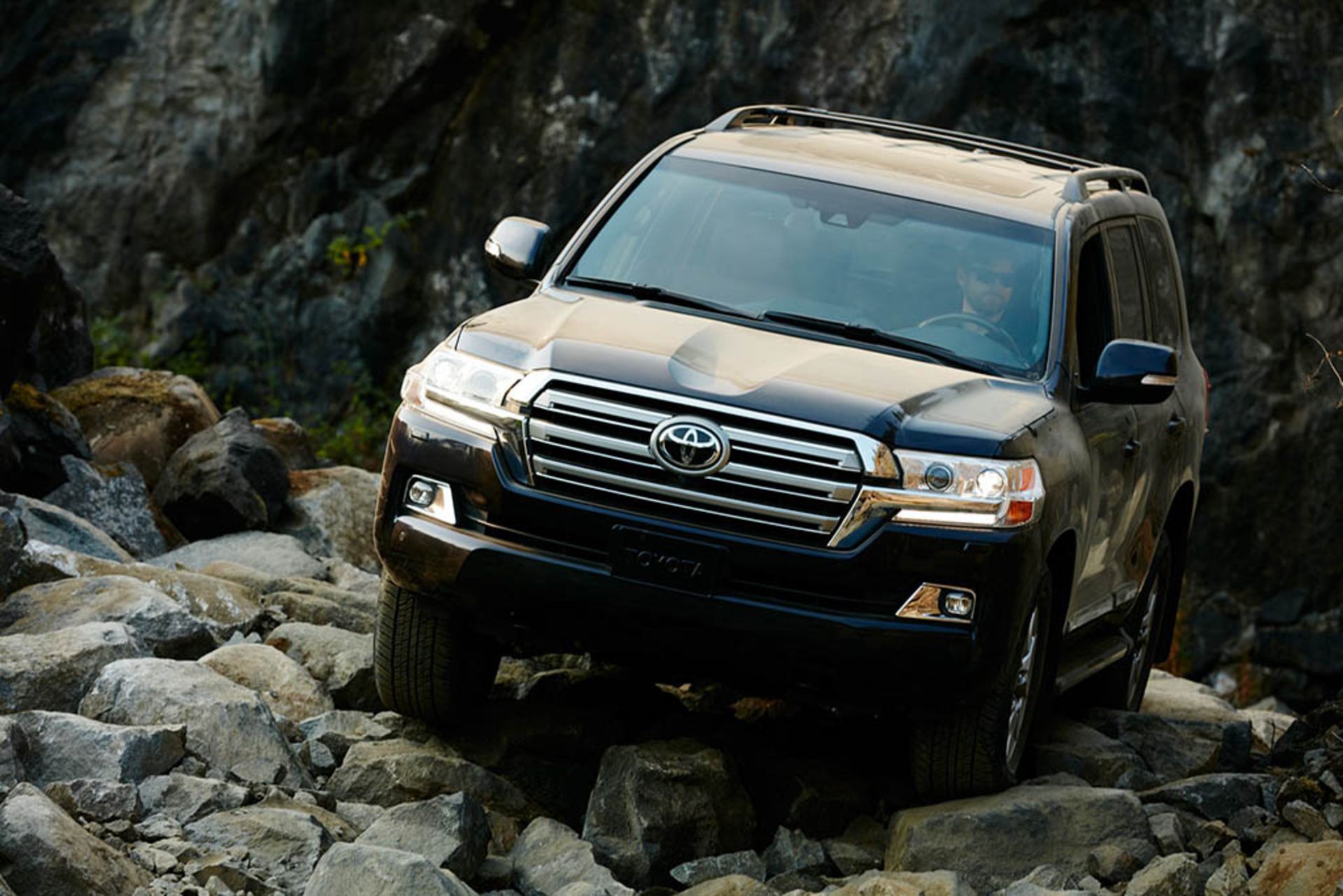 2019-toyota-landcruiser-19