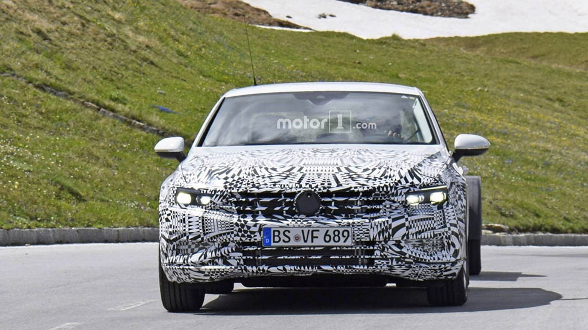 2019-vw-passat-facelift-euro-spec-spy-5