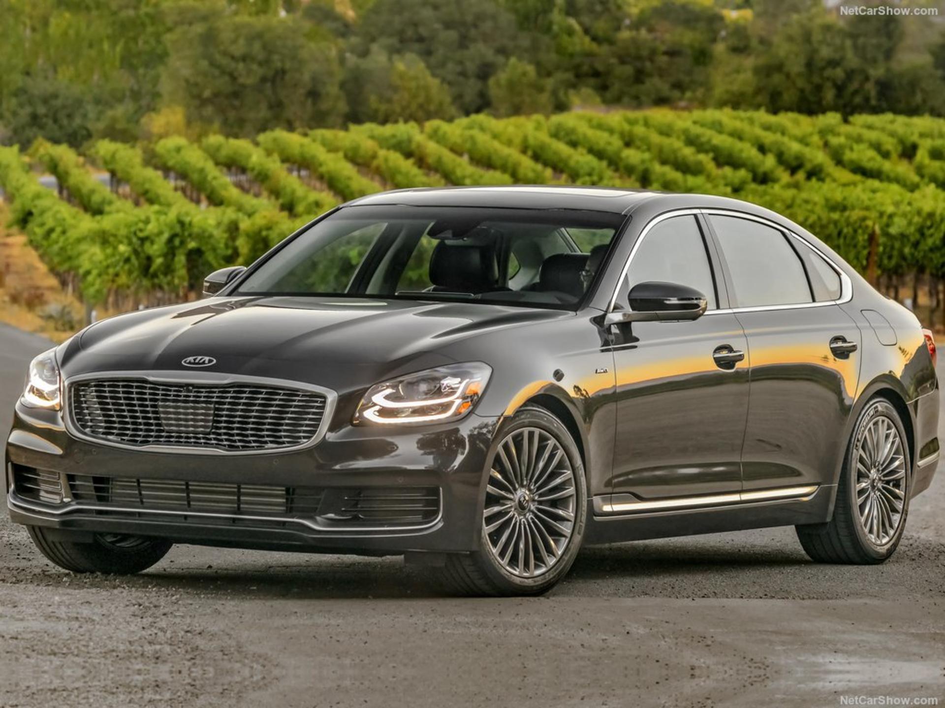 Kia-K900-2019-1024-03