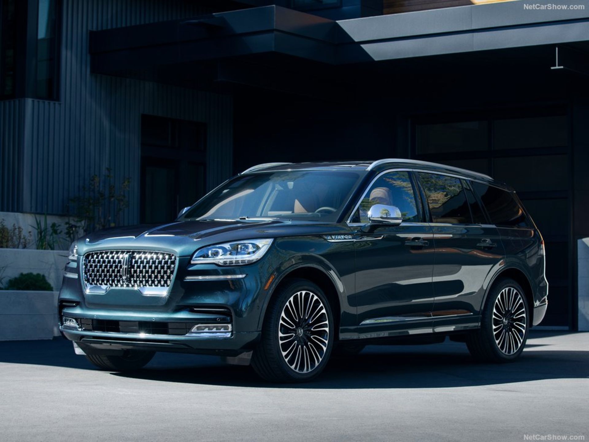 Lincoln-Aviator-2020-1024-02