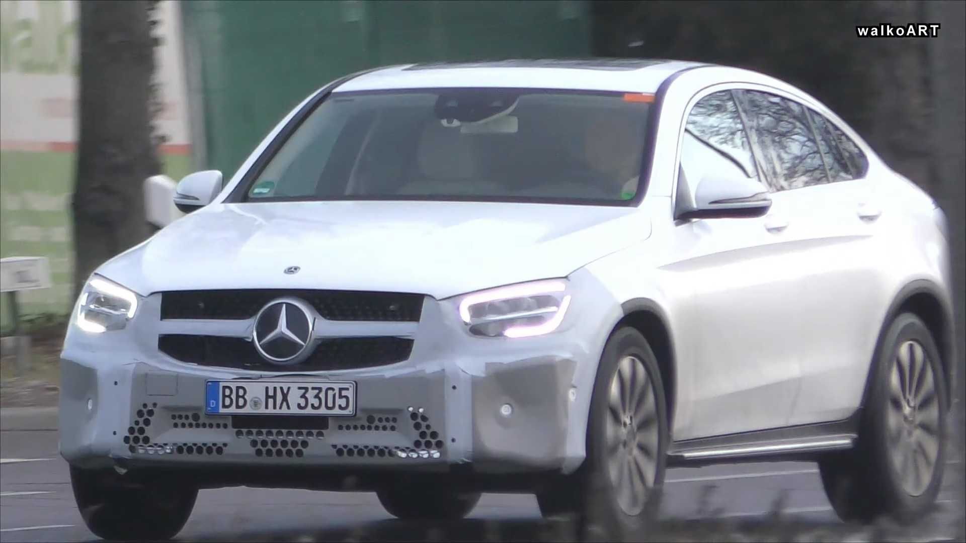 mercedes-glc-coupe-facelift-screenshot-from-spy-video