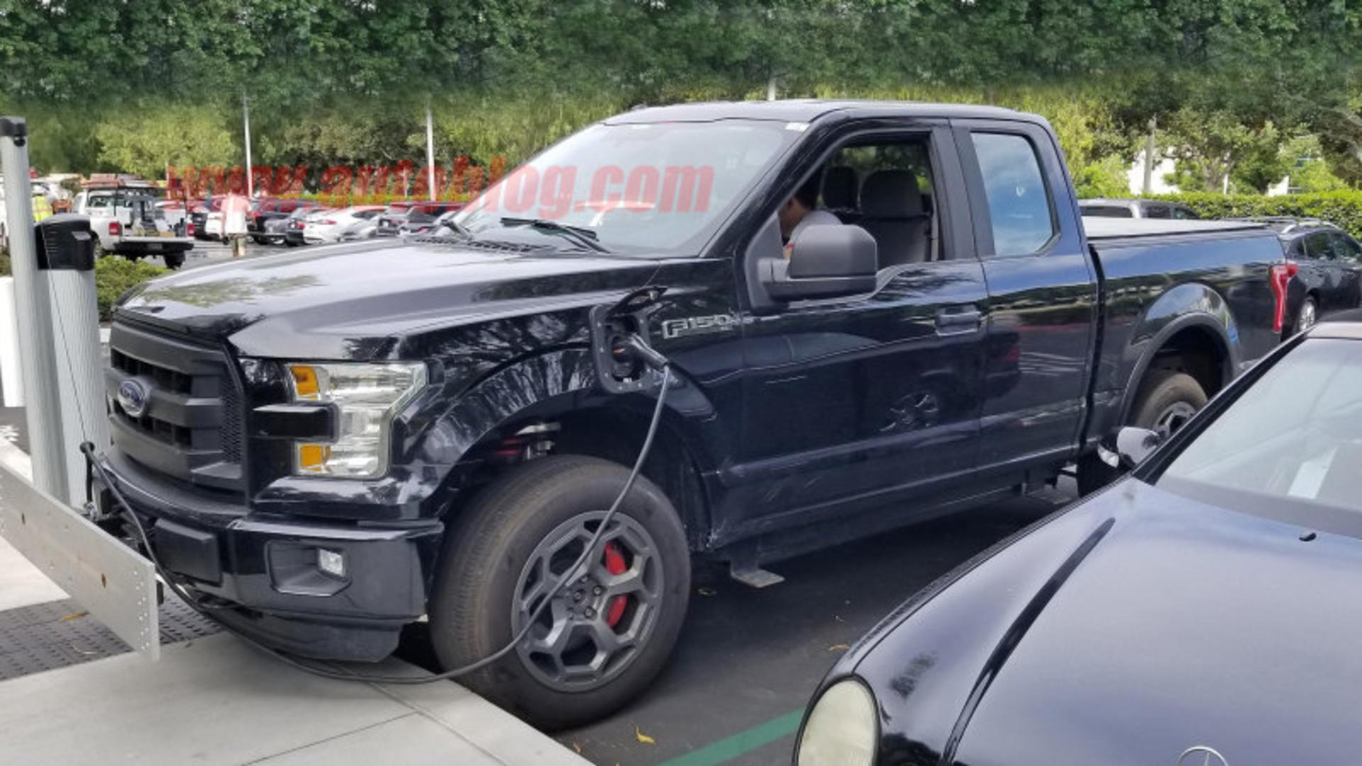 2020-rivian-a1t-ev-pickup-truck-01