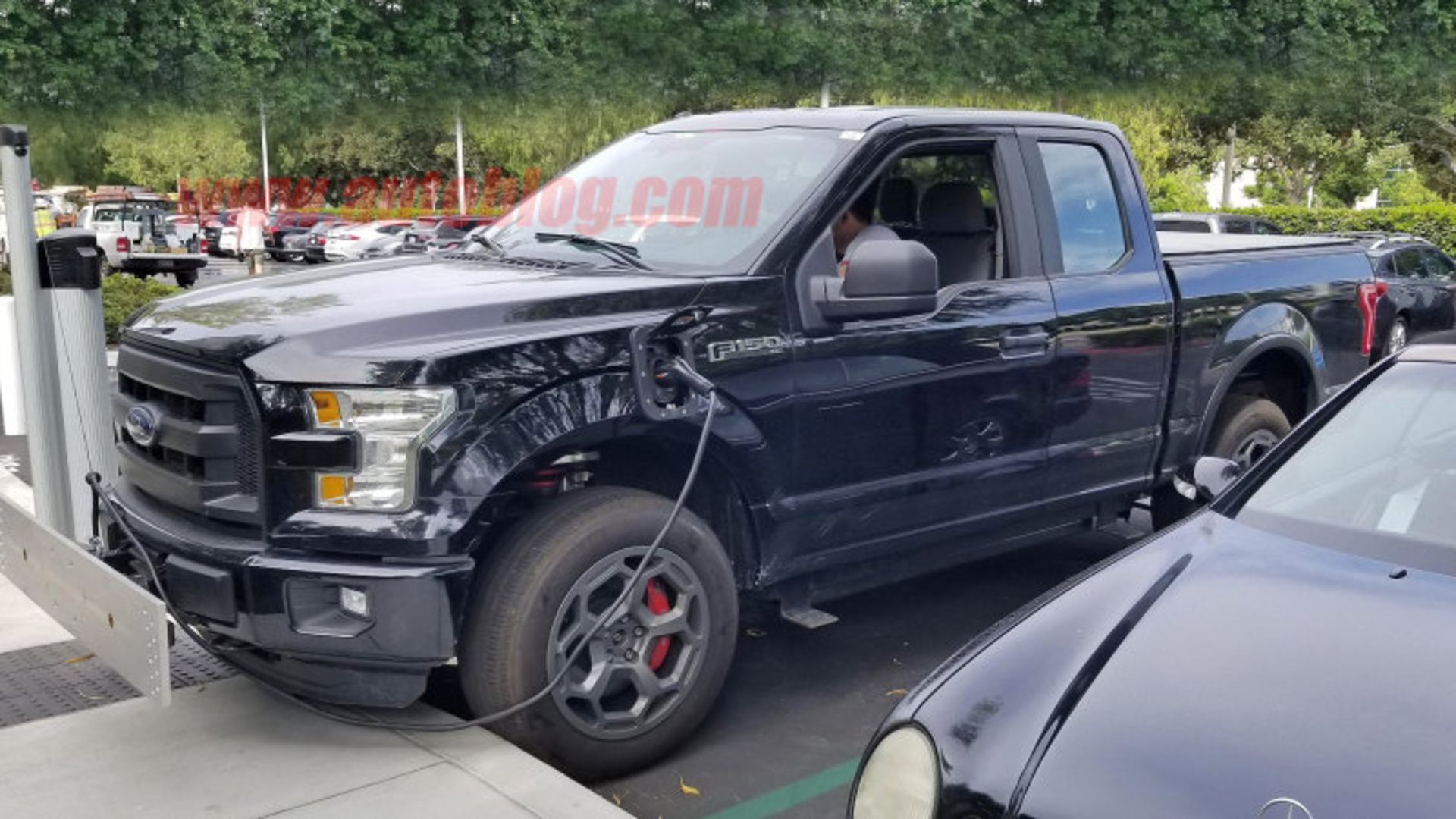 2020-rivian-a1t-ev-pickup-truck-01