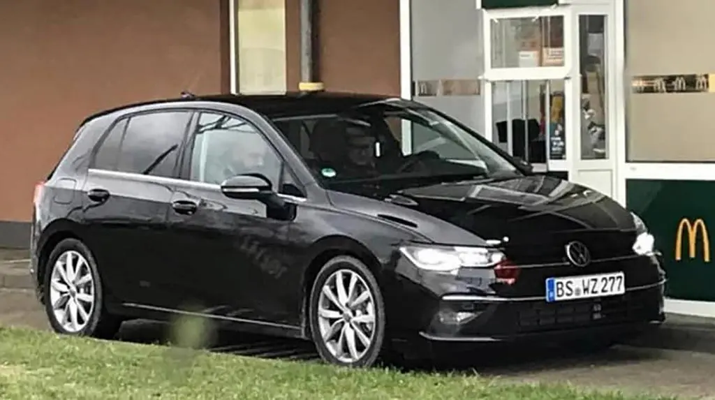 88083db1-2020-vw-golf-1