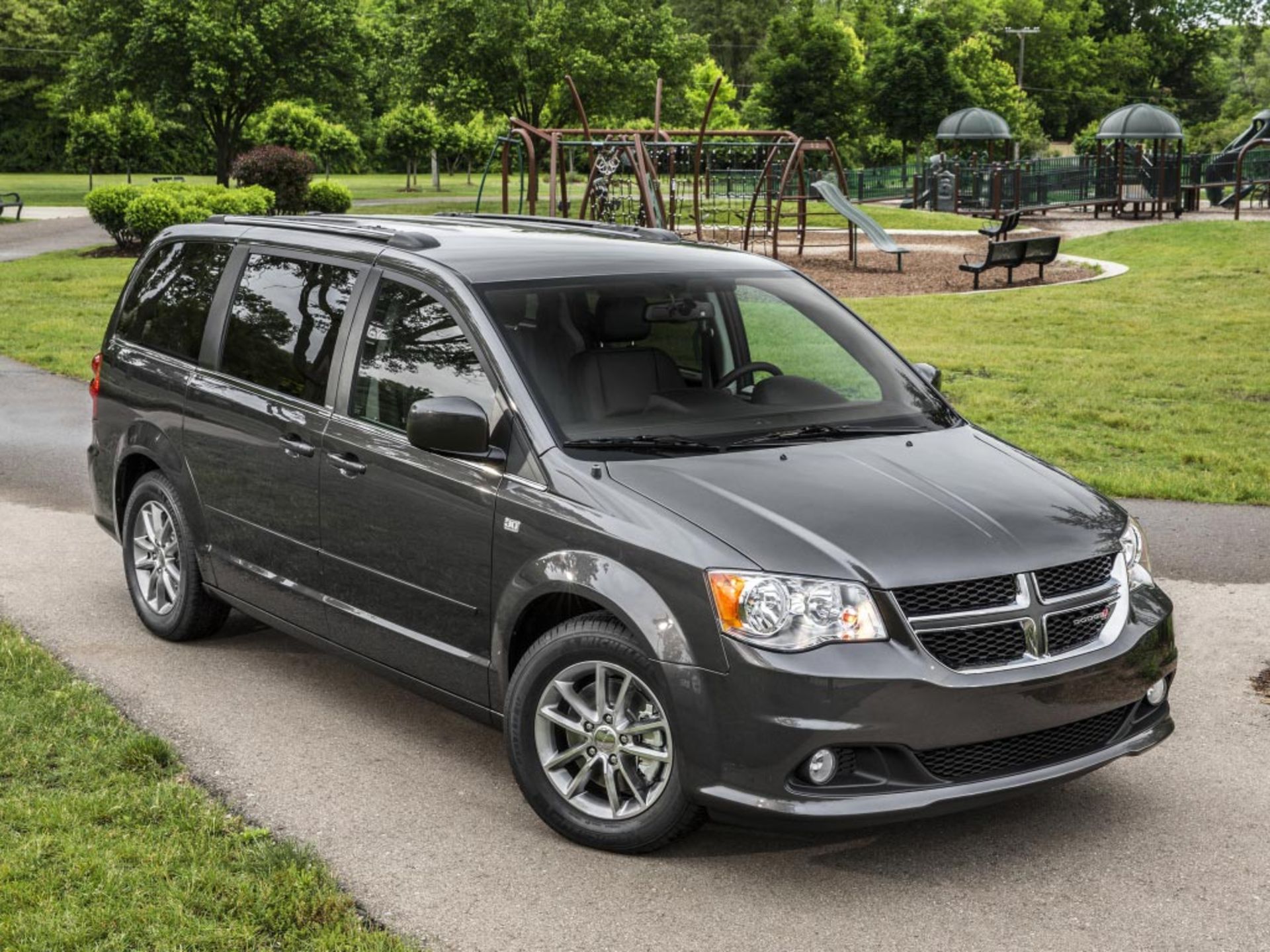 Dodge-Grand-Caravan-1