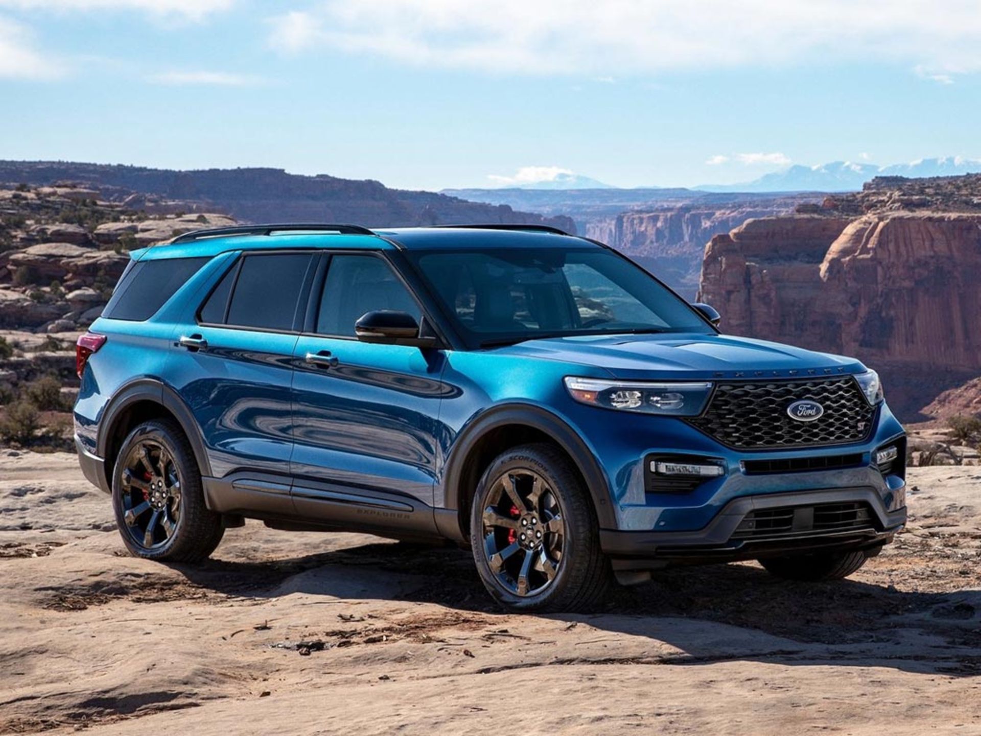 Ford-Explorer_ST-2020-1
