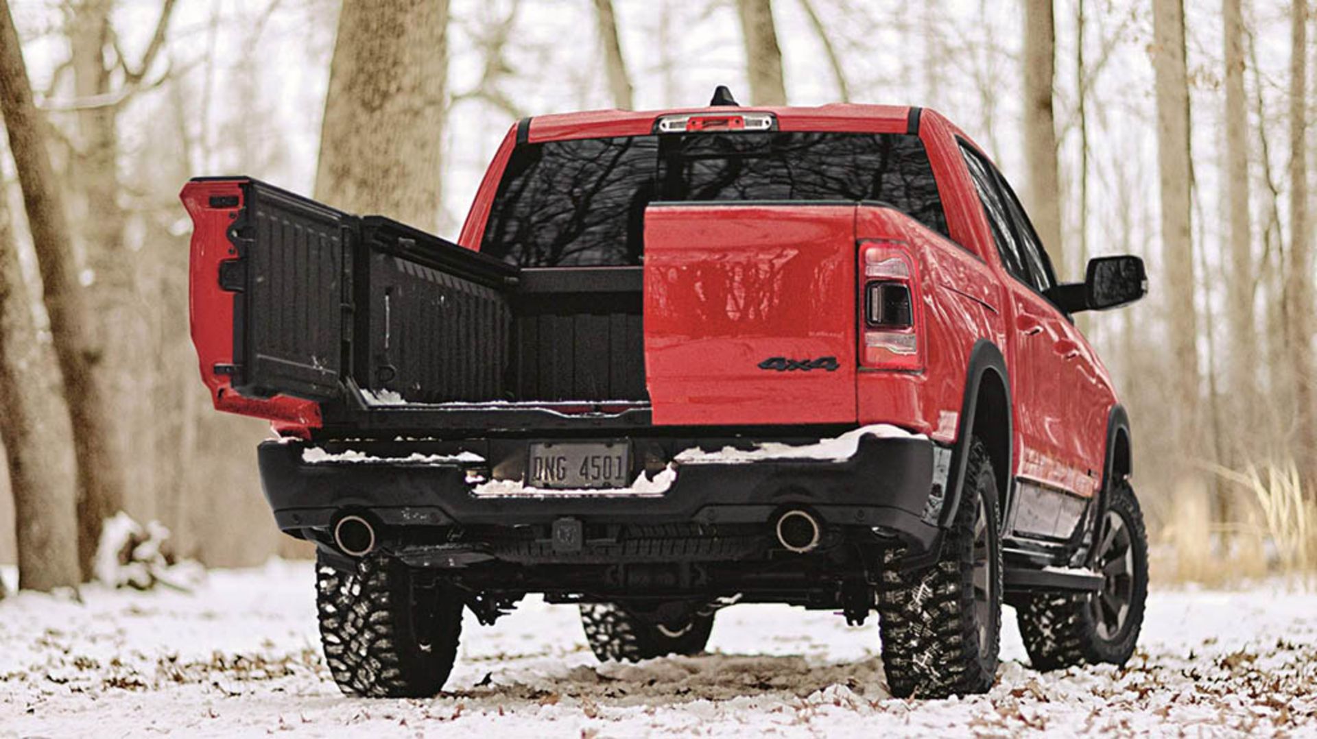 2019-ram-1500-multifunction-tailgate-2