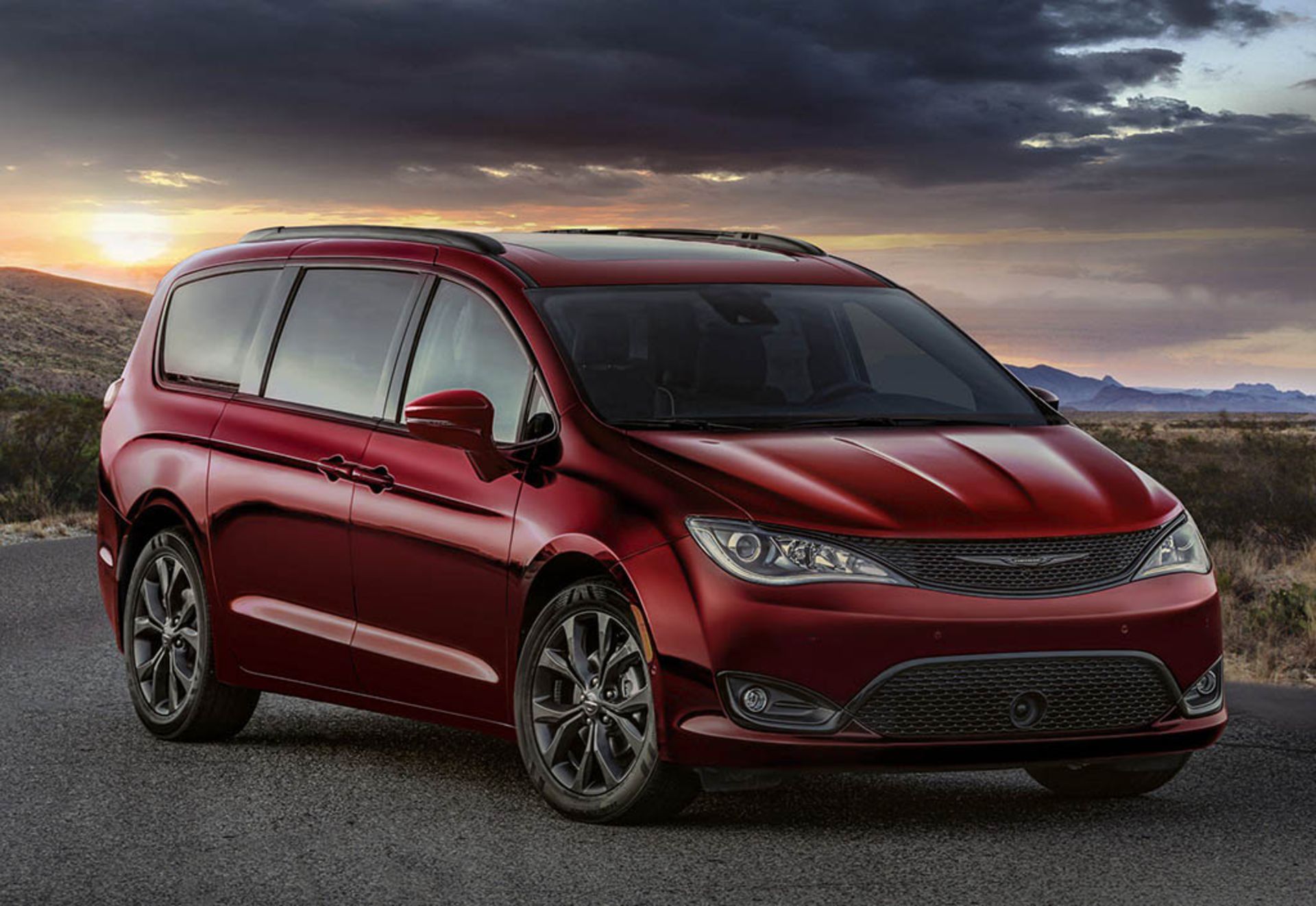 chrysler-pacifica-35th-anniversary-edition-1