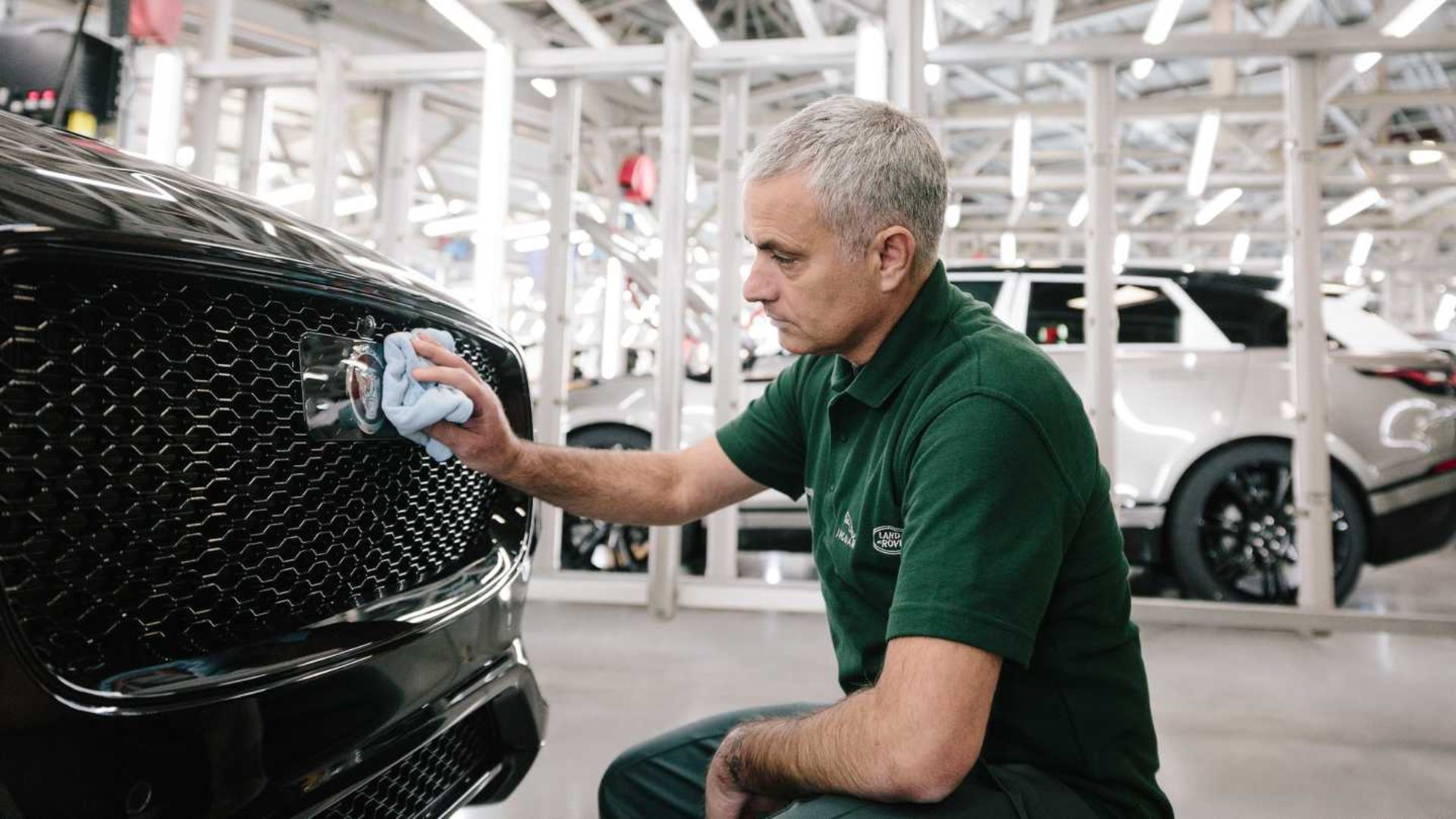 jaguar-f-pace-production-at-solihull