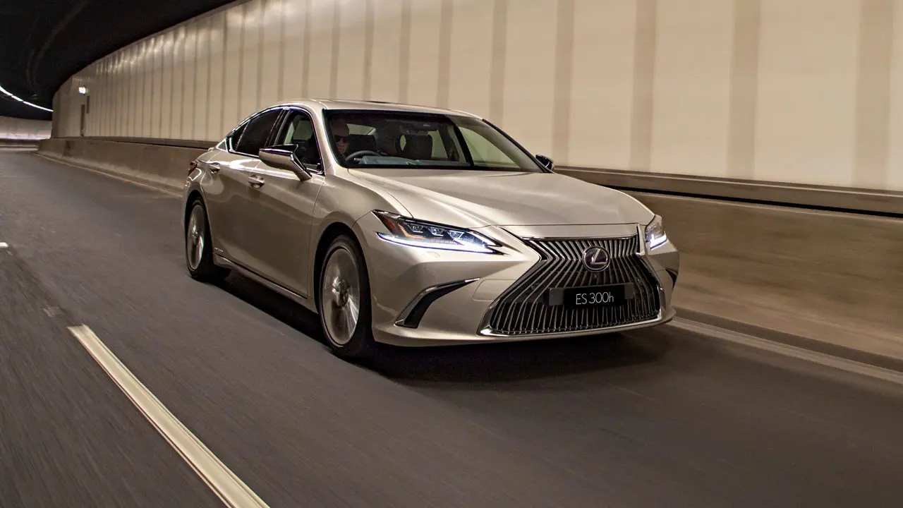 2019-lexus-es-es300h-sports-luxury