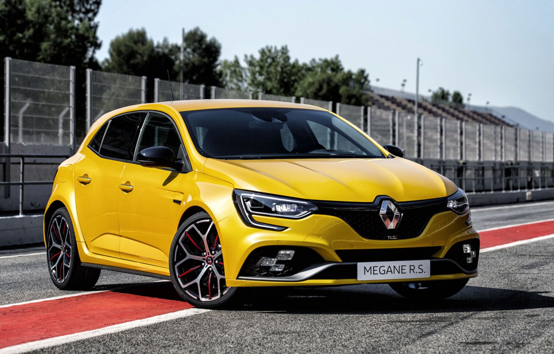 2019-renault-mgane-rs-trophy