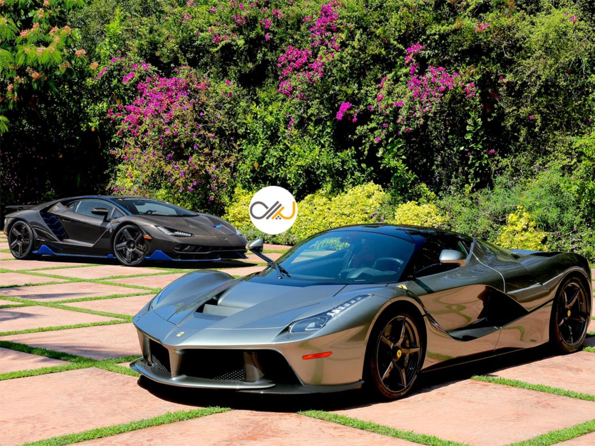 Lamborghini-Centenario-VS-Ferrari-LaFerrari