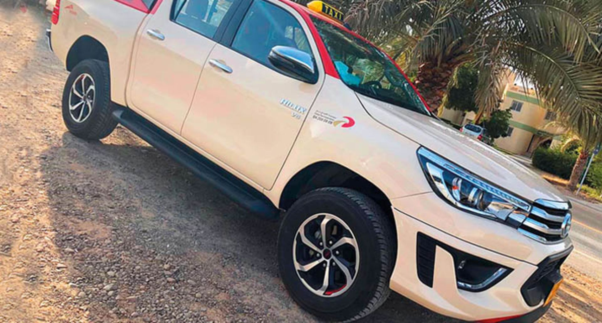 Toyota-Hillux-dubai-taxi