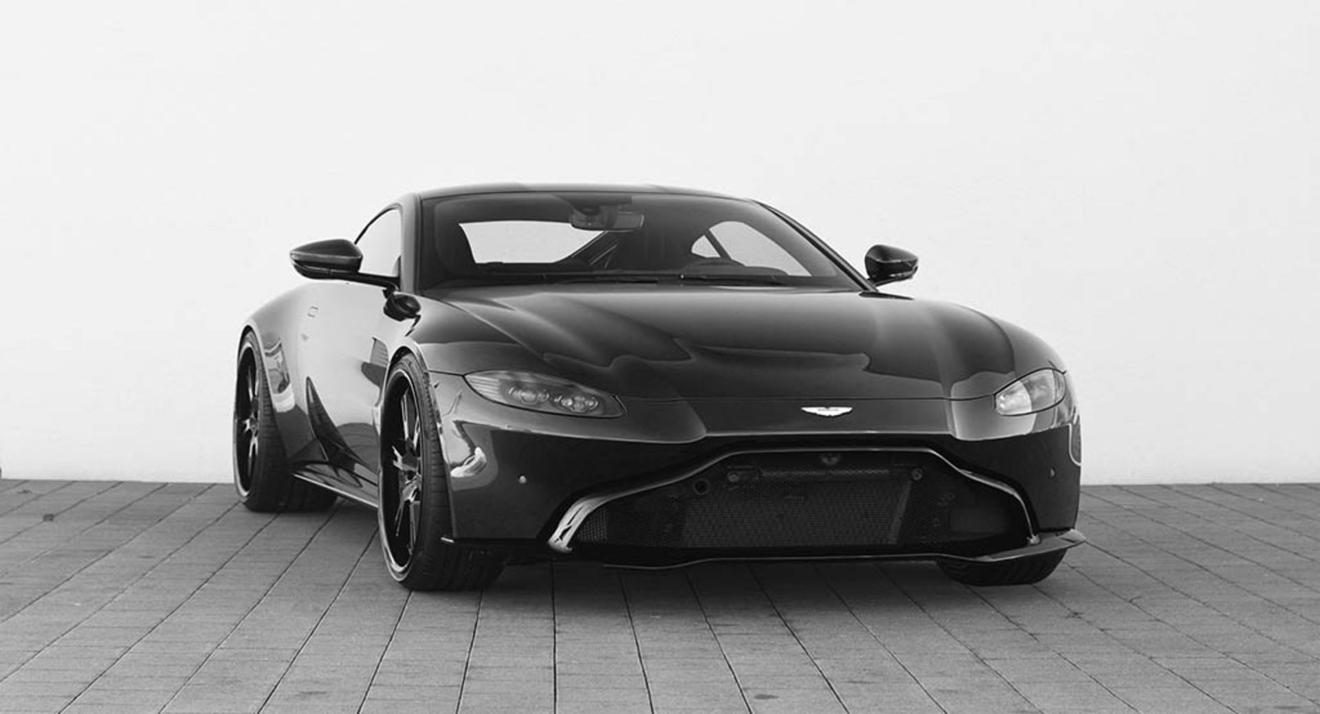 aston-martin-vantage-wheelsandmore-03