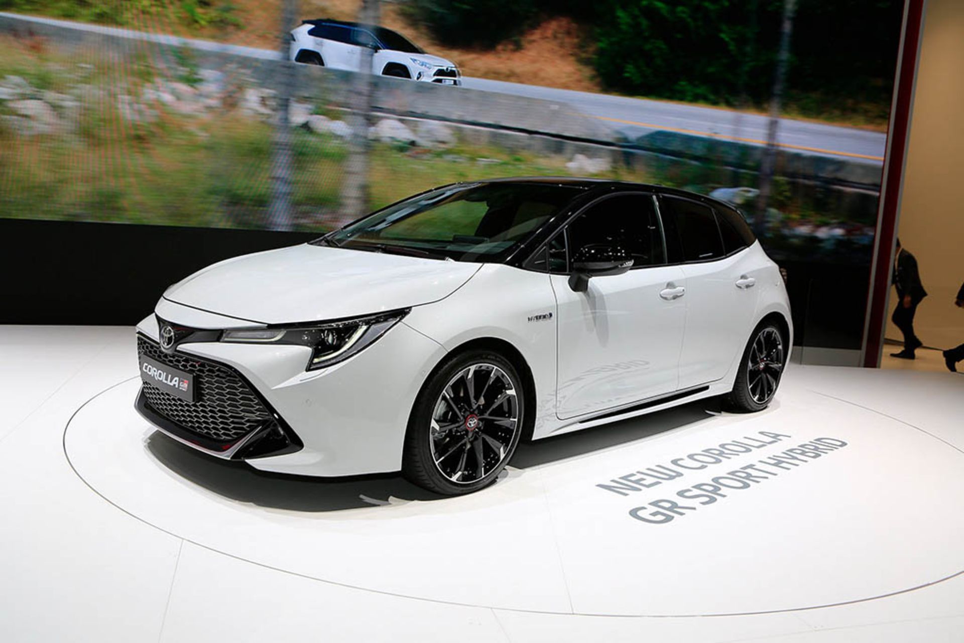 2019-toyota-corolla-gr-sport-14