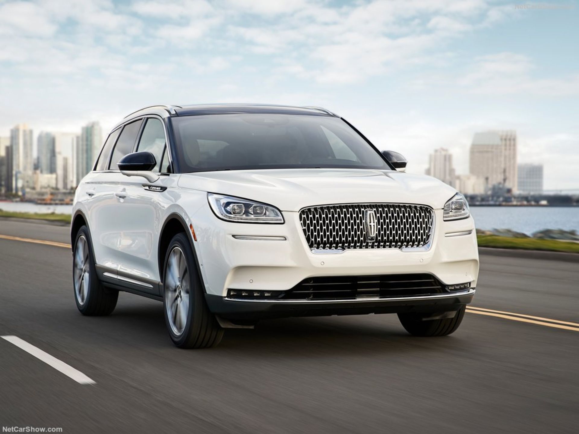 Lincoln-Corsair-2020-1024-04
