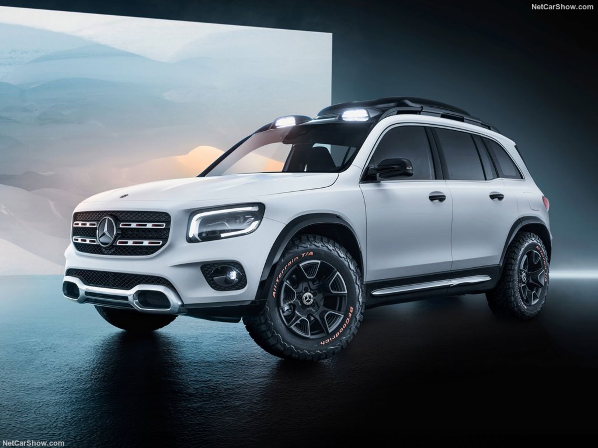Mercedes-Benz-GLB_Concept-2019-1024-03