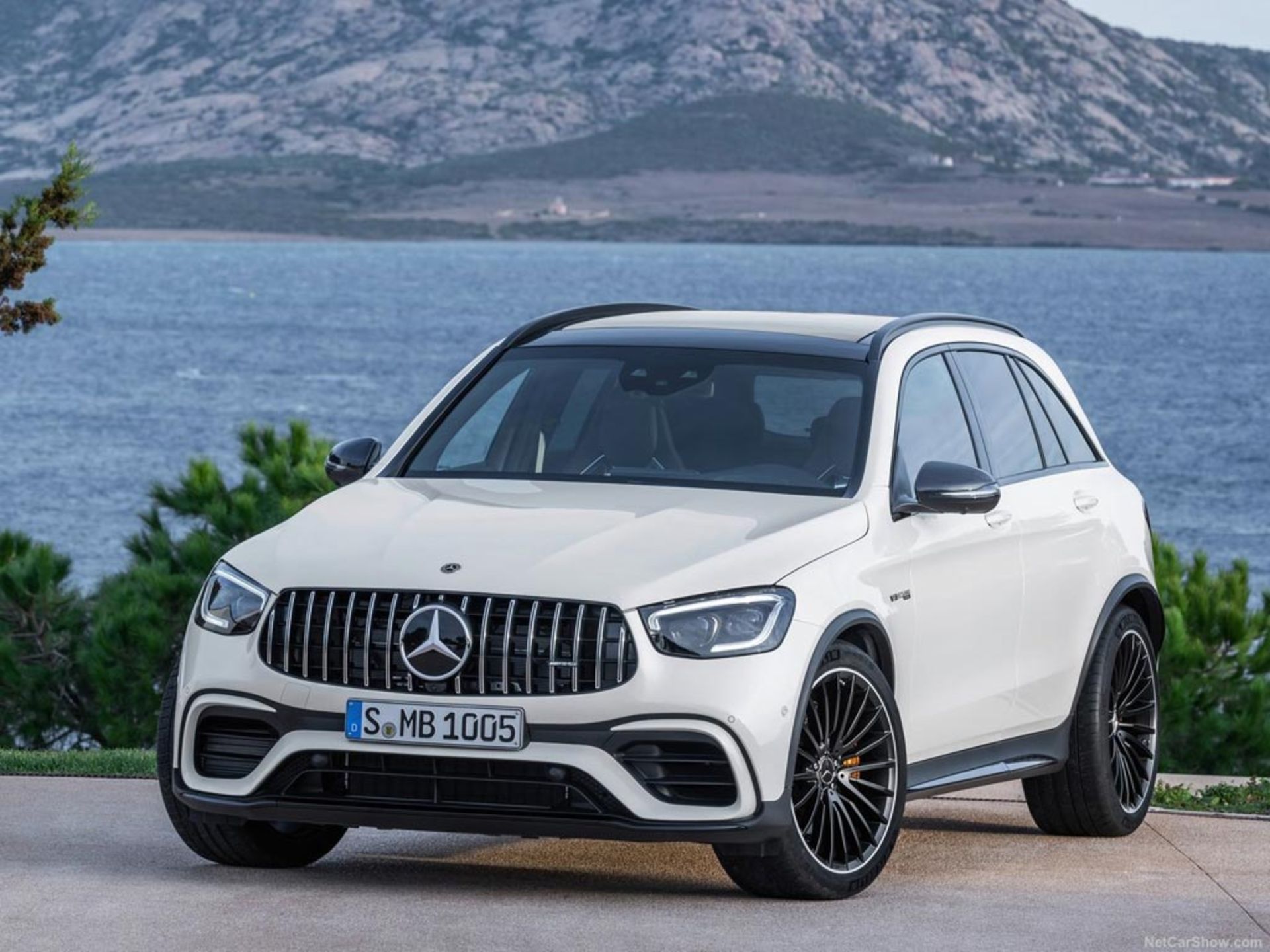 Mercedes-Benz-GLC63_S_AMG-2