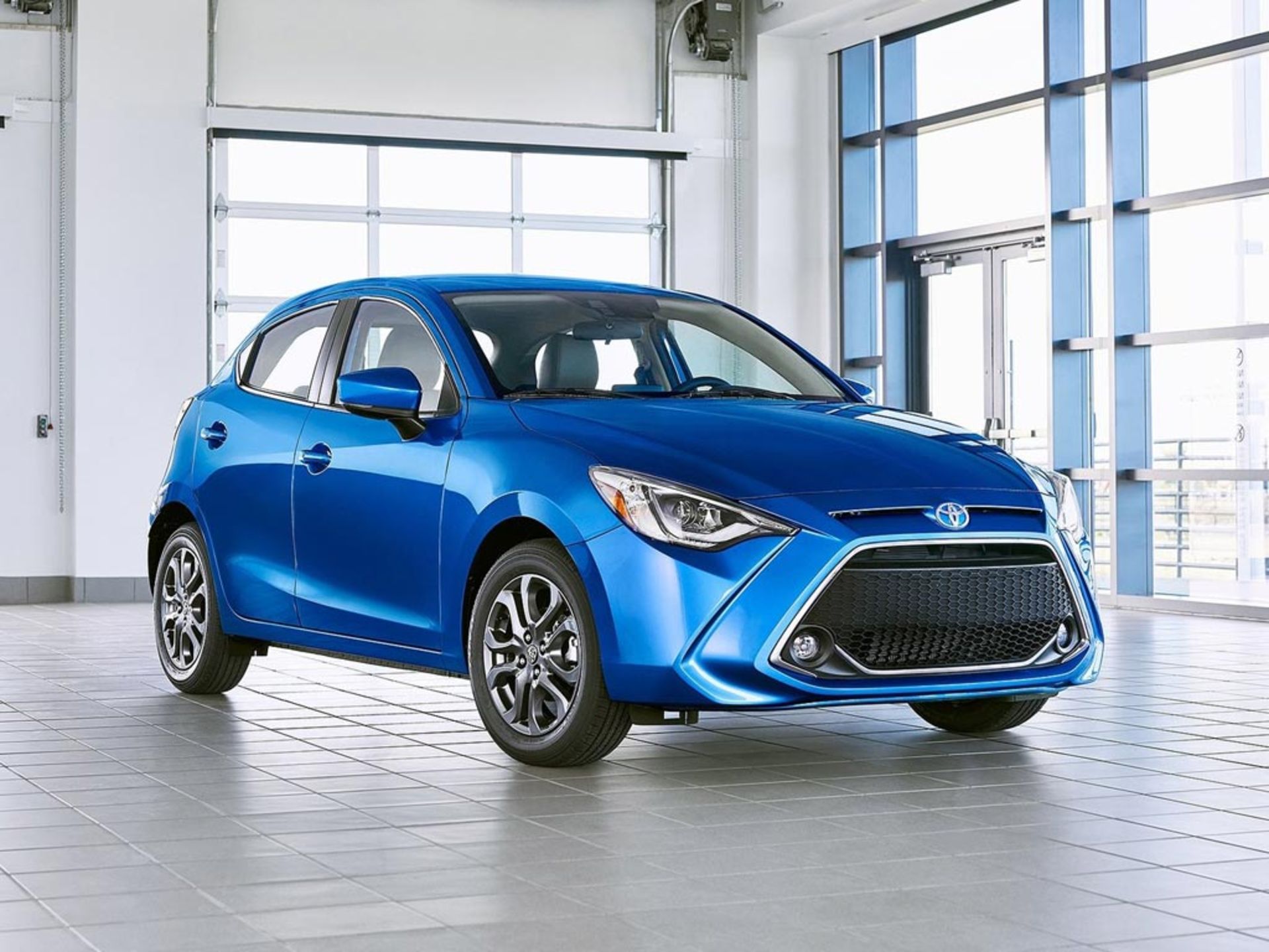 Toyota-Yaris_Hatchback-1