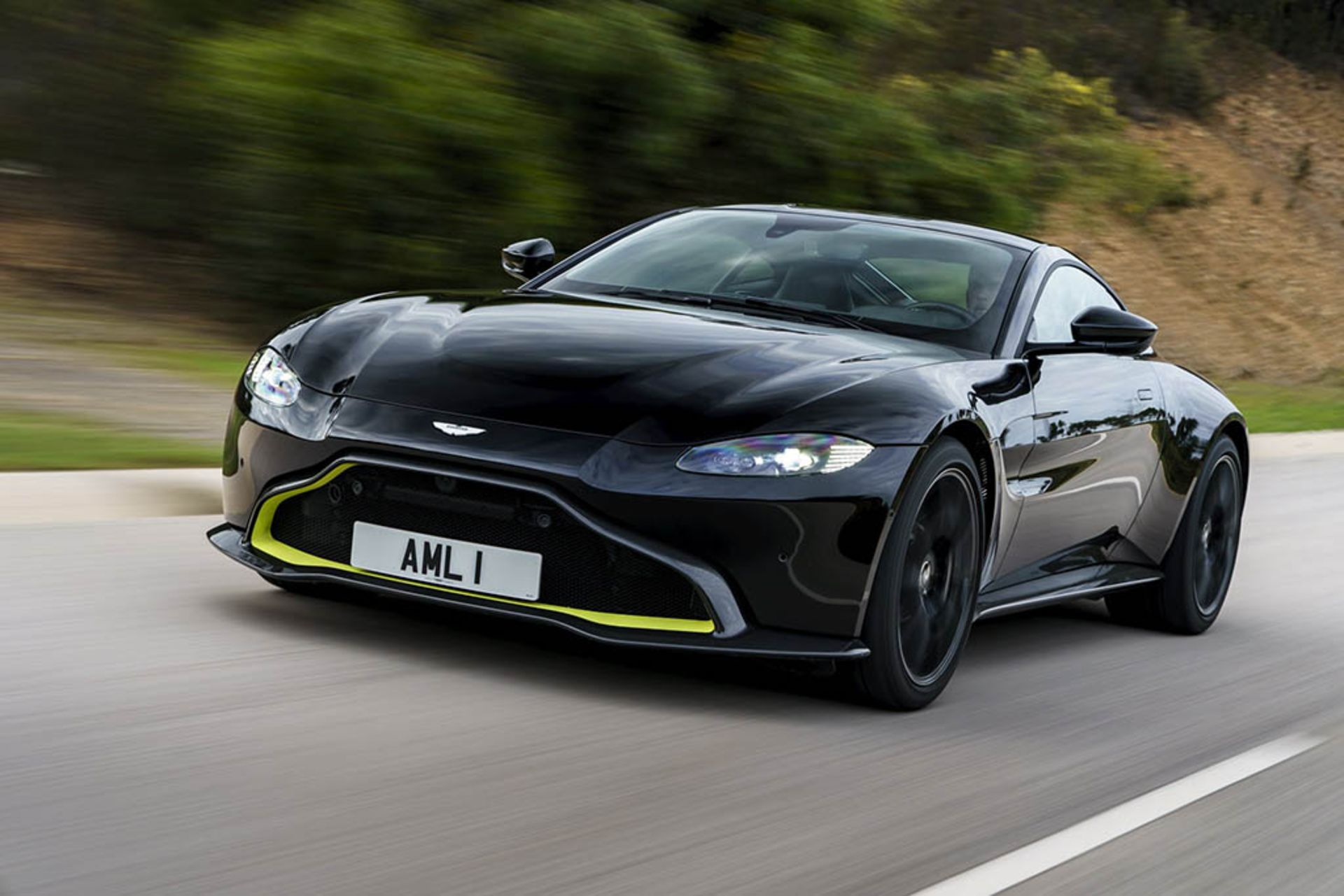aston_martin_v8_vantage_aml_1_02