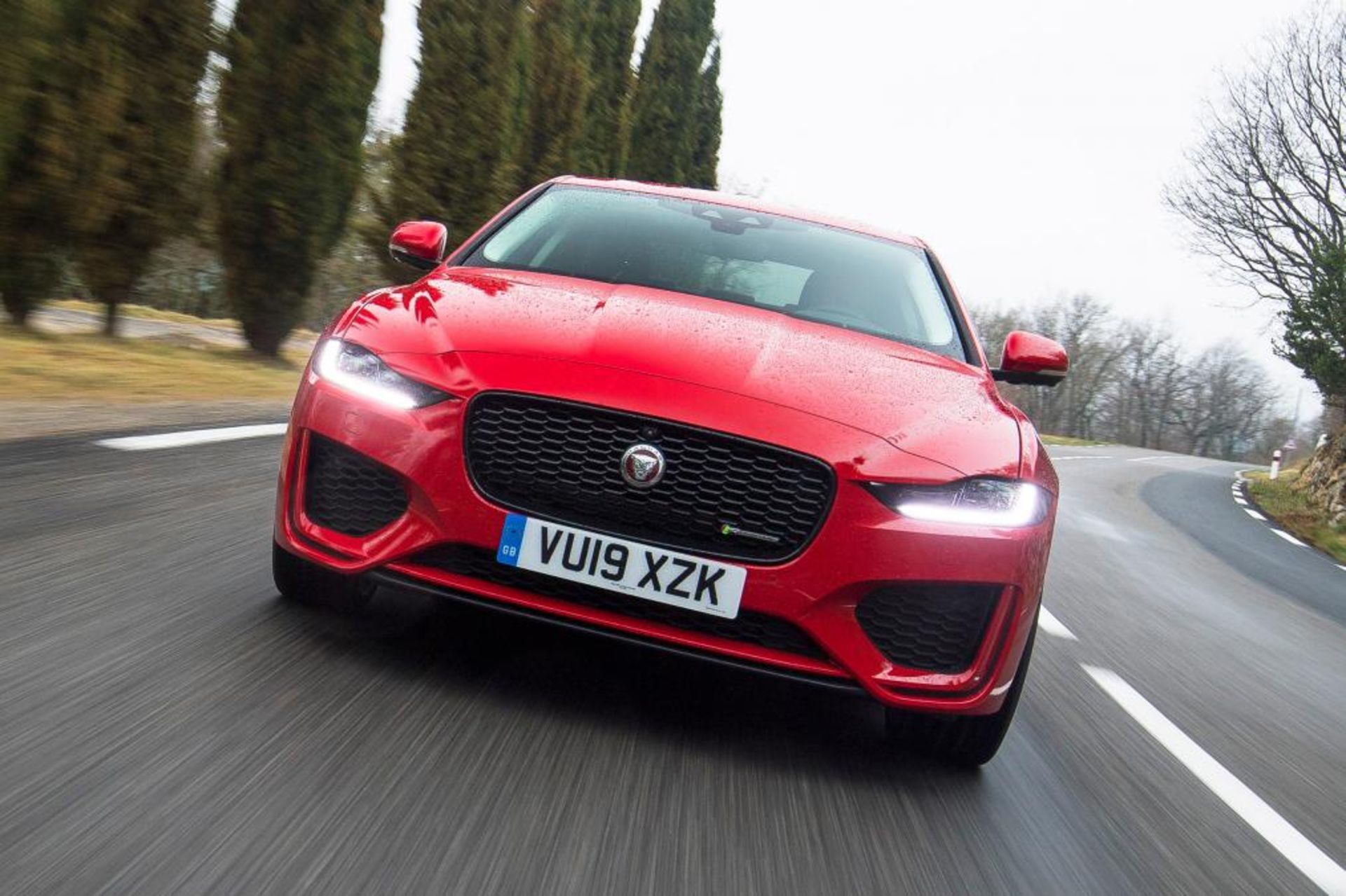 new-jaguar-xe-facelift-2019 (5)