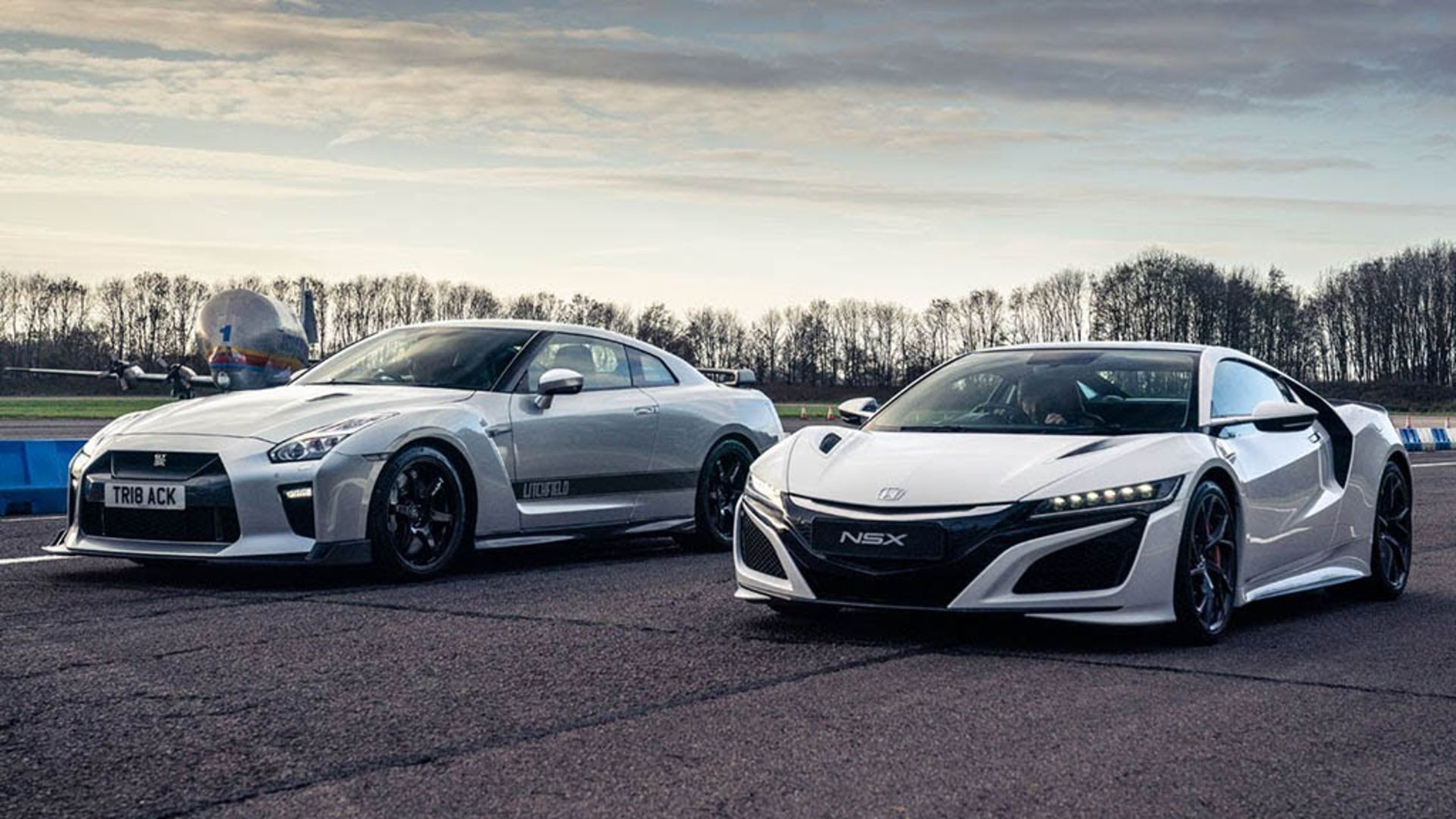 Honda NSX vs Litchfield GT-R