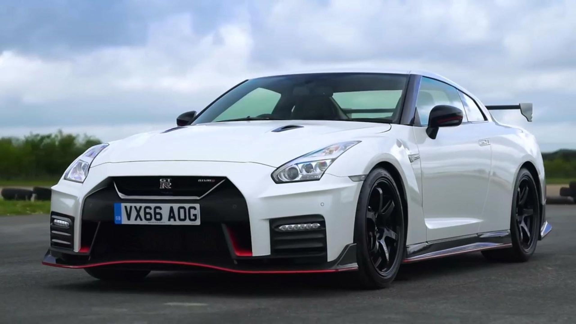 Nissan-GT-R-Nismo