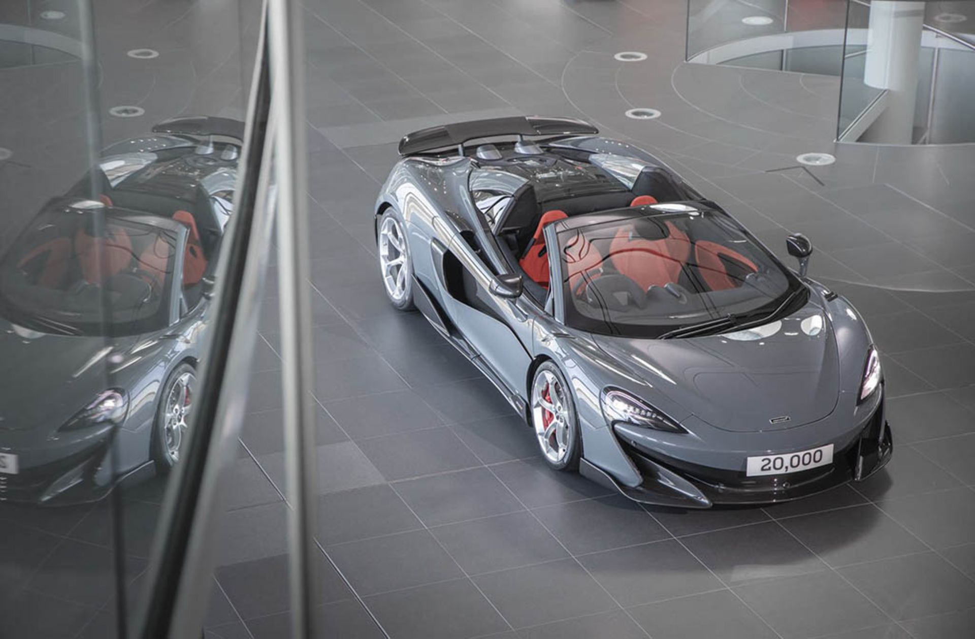 mclaren-600lt-spider-milestone-1