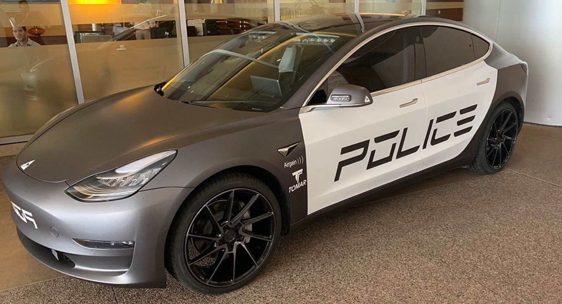 tesla-model-3-police-car