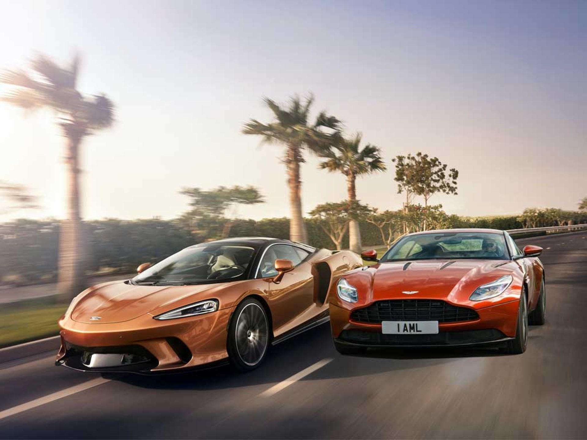 Aston-DB11-VS-McLaren-GT