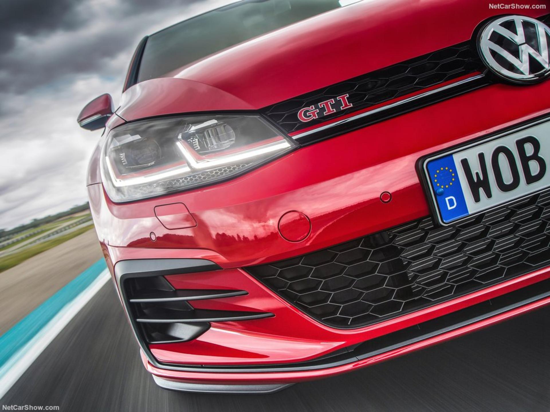 Volkswagen-Golf_GTI_Performance-2017-1024-1e
