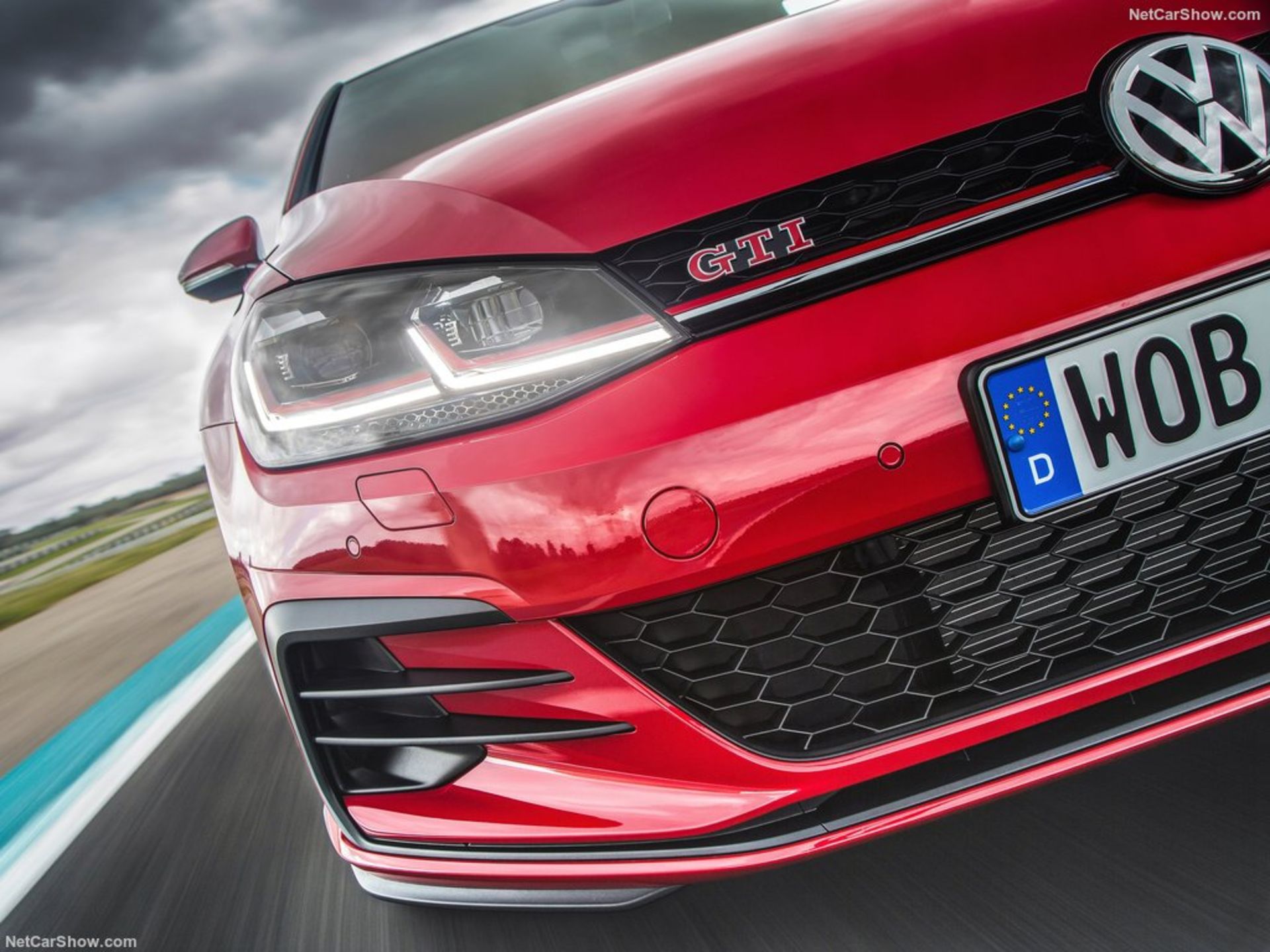 Volkswagen-Golf_GTI_Performance-2017-1024-1e