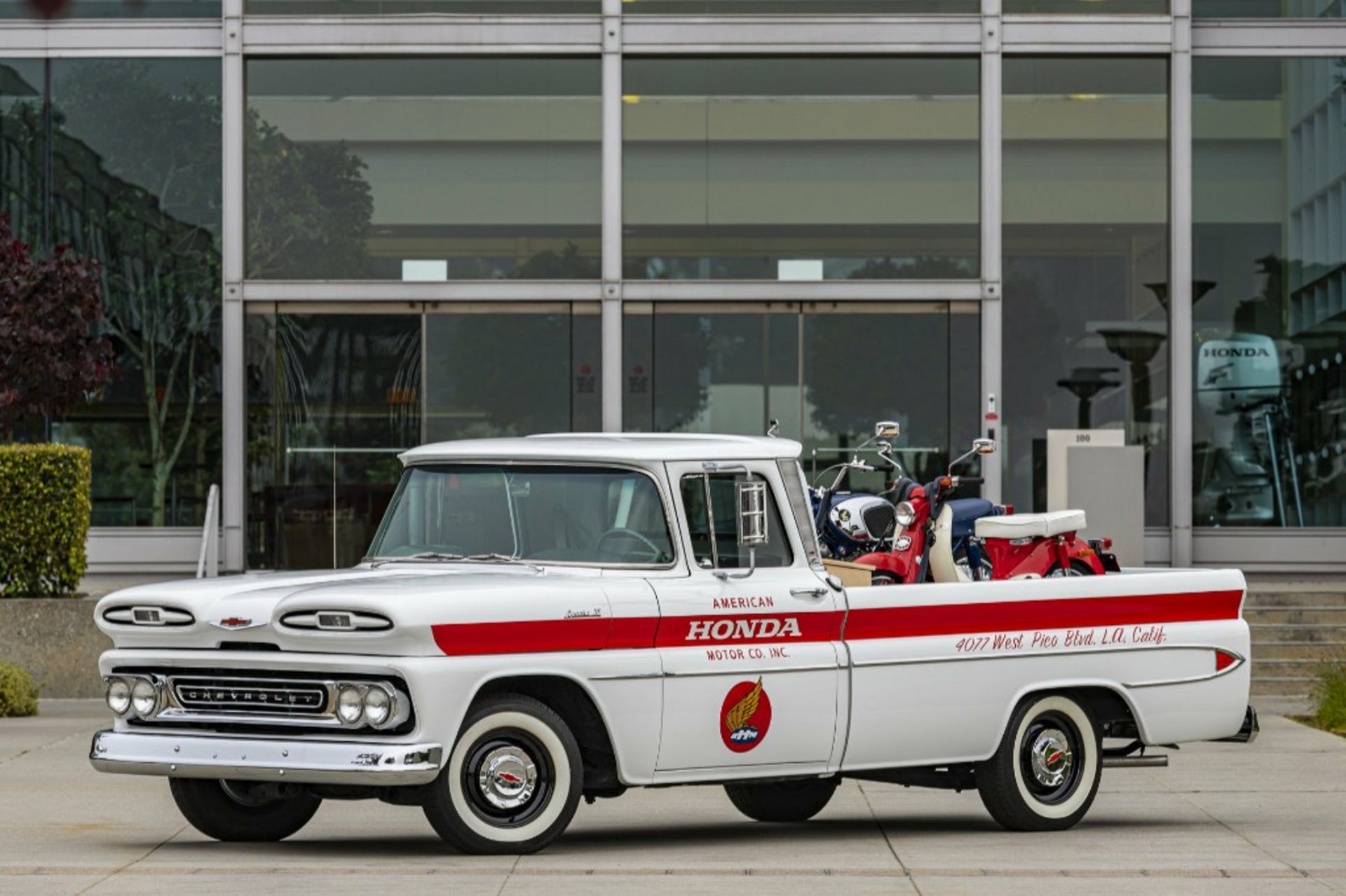 fda2a9c2-1961-chevrolet-apache-10-1