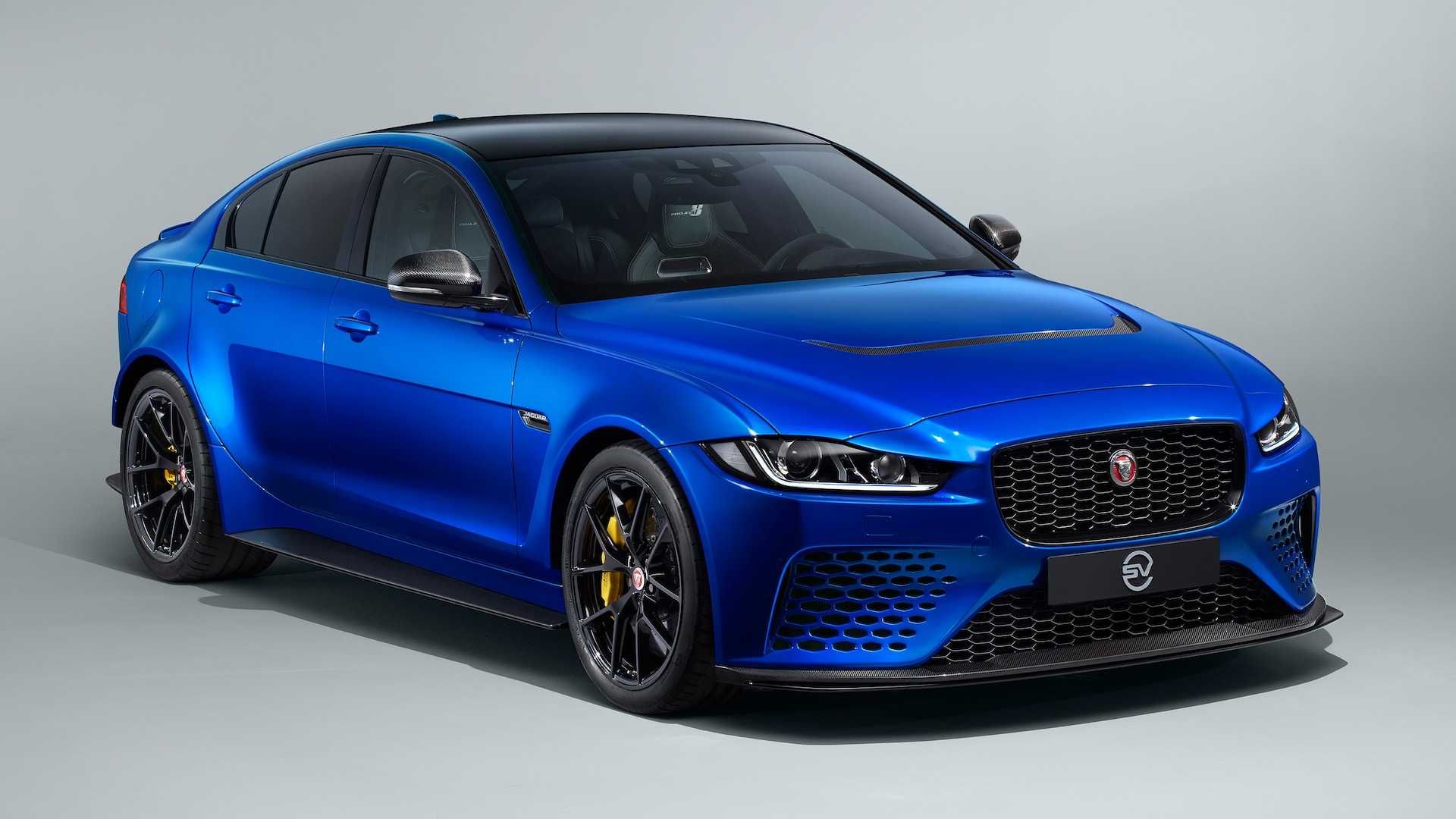 jaguar-xe-sv-project-8-touring 2