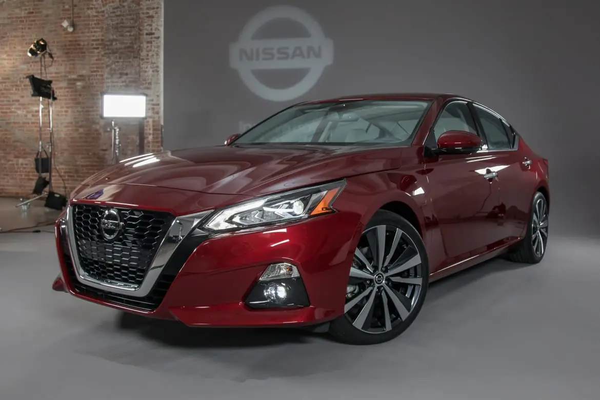 nissan altima platinum 2019