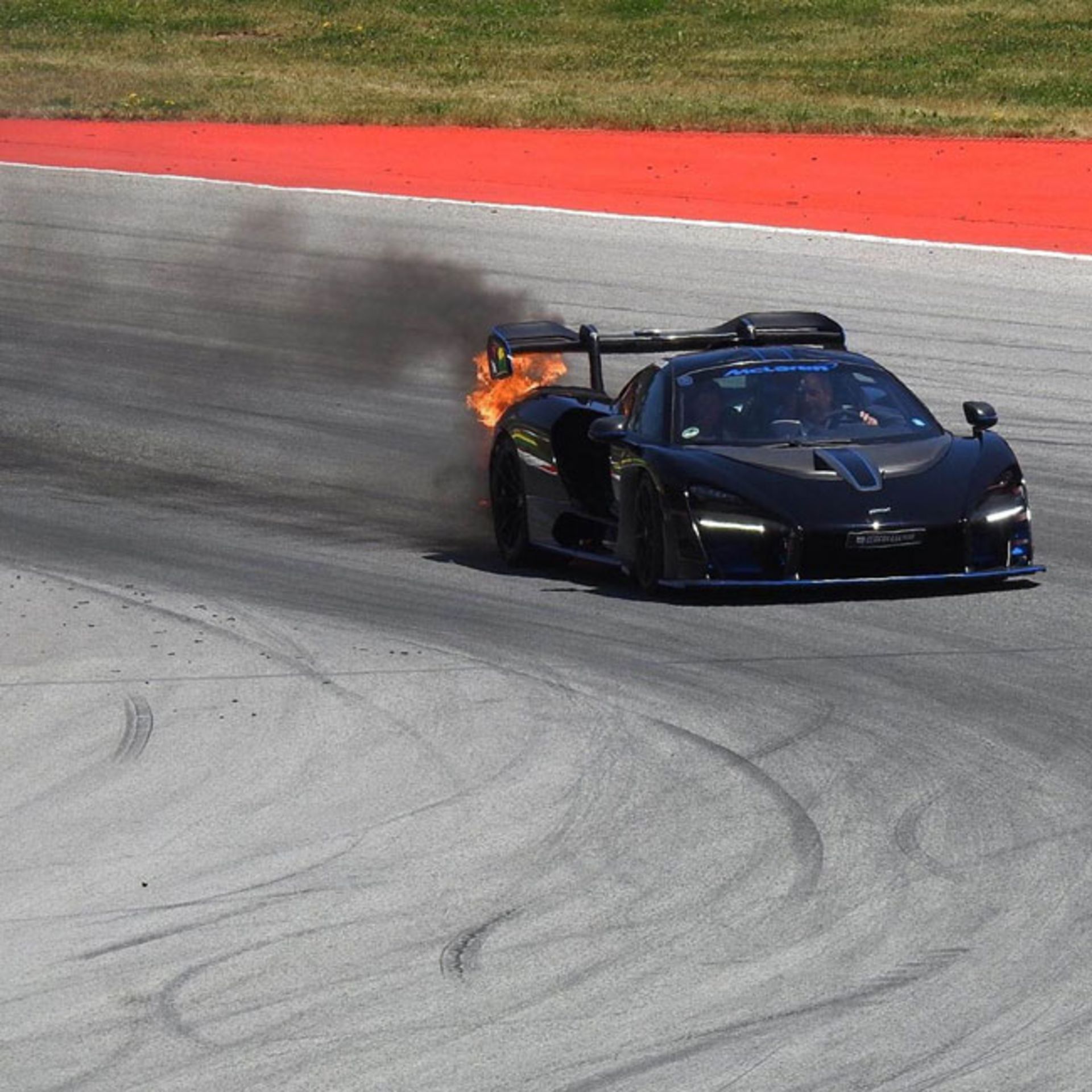 senna-fire-2
