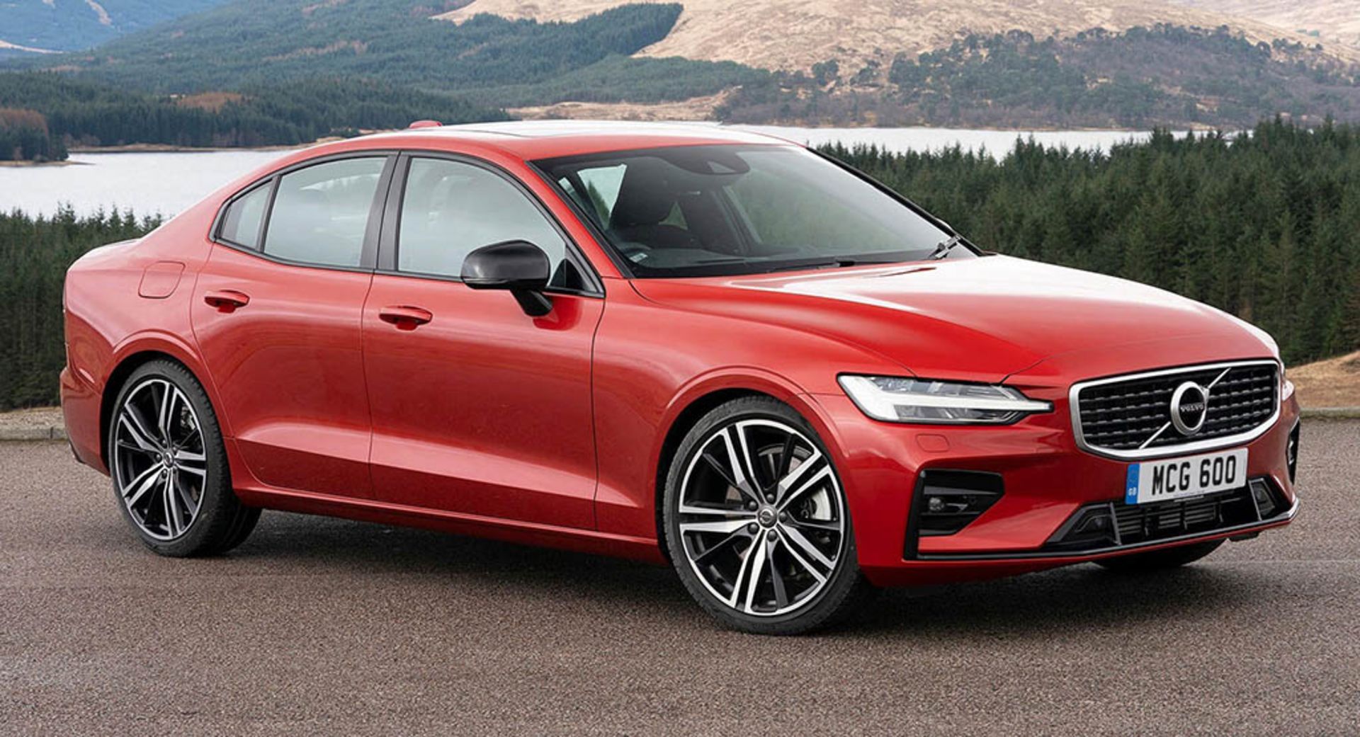 2019-volvo-s60-r-design-plus-0