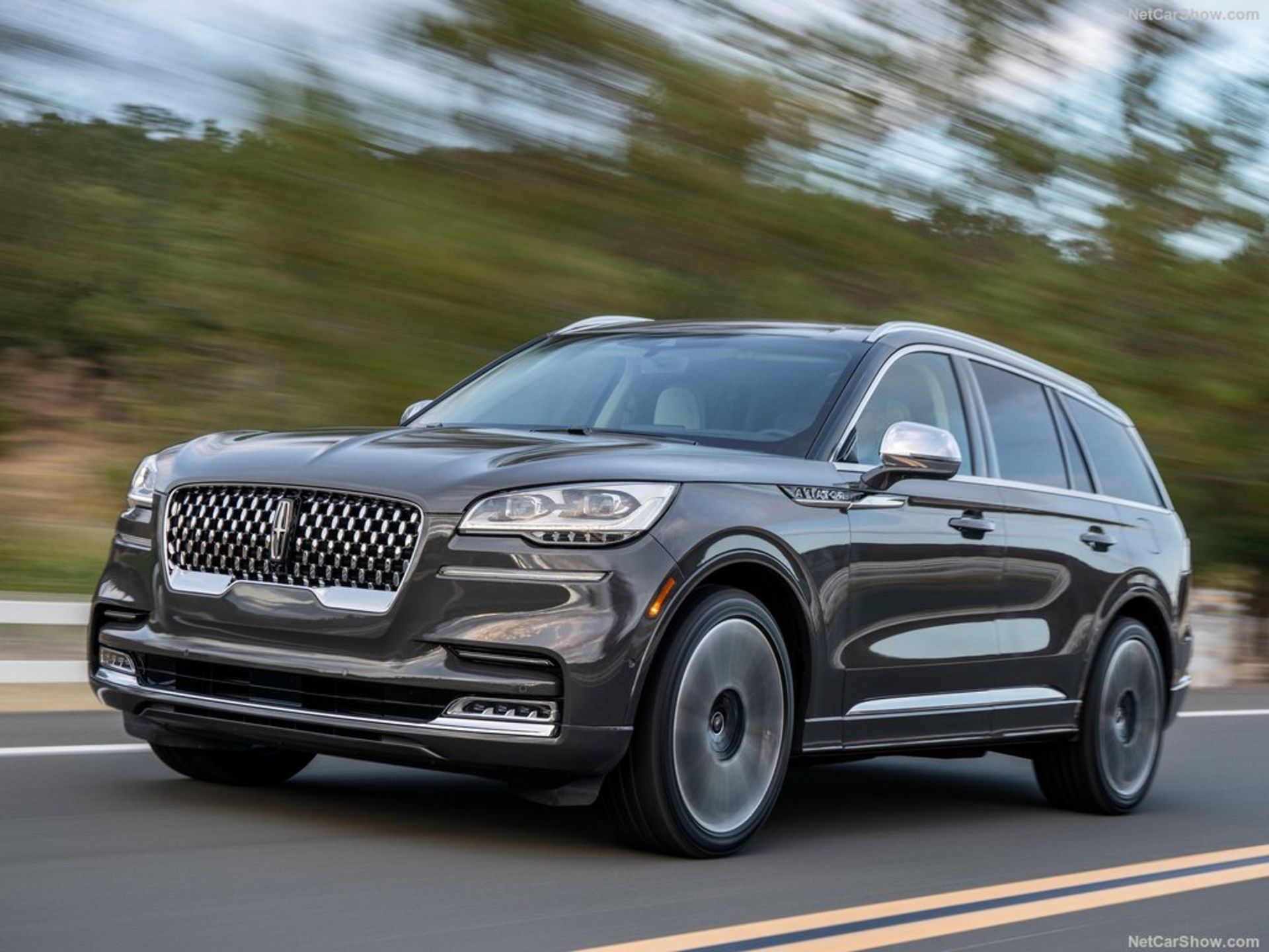 Lincoln-Aviator-2020-1024-10