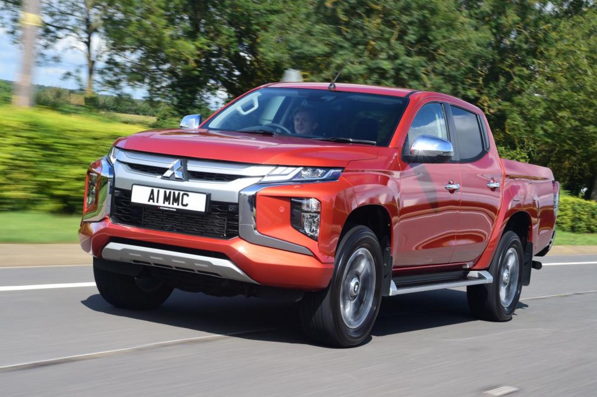 Mitsubishi L200 (1)